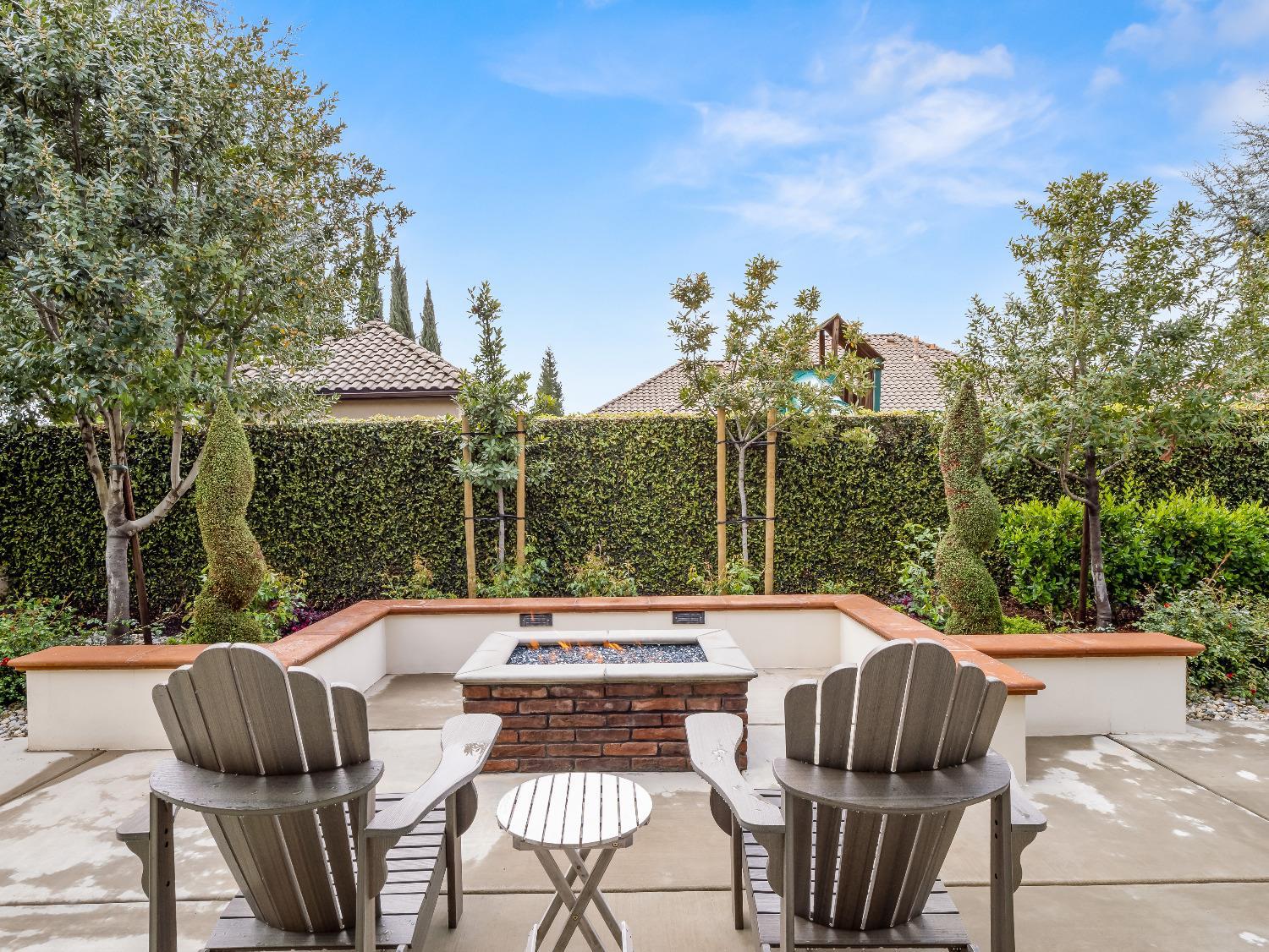 2567 E Sarazen Ave, Fresno, CA 93730