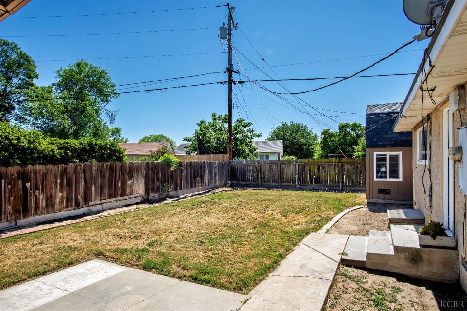 2109 N Kensington Way, Hanford, CA 93230