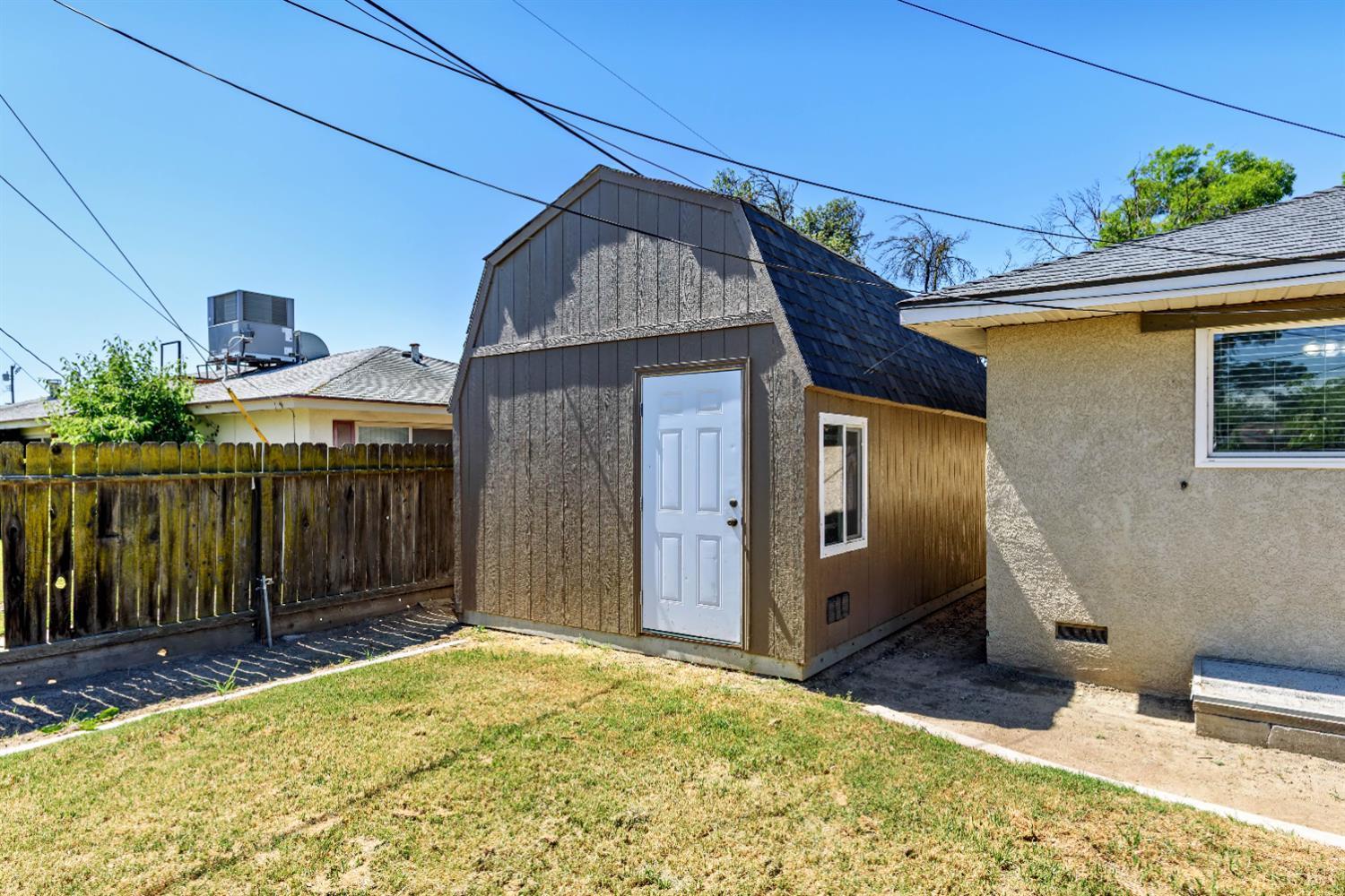 2109 N Kensington Way, Hanford, CA 93230