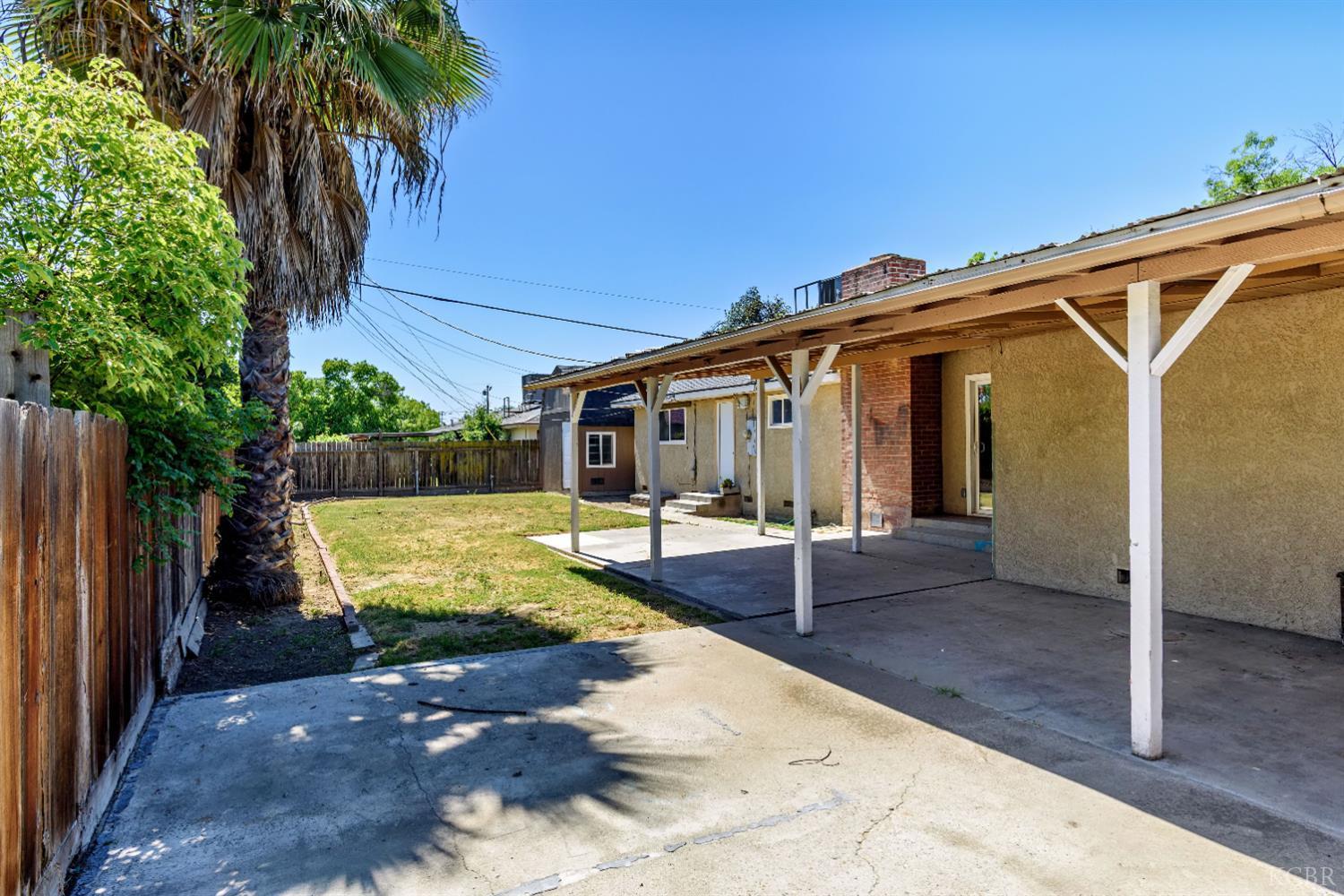 2109 N Kensington Way, Hanford, CA 93230