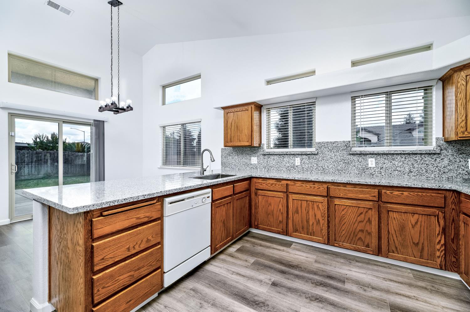 6517 E Amherst Ave, Fresno, CA 93727