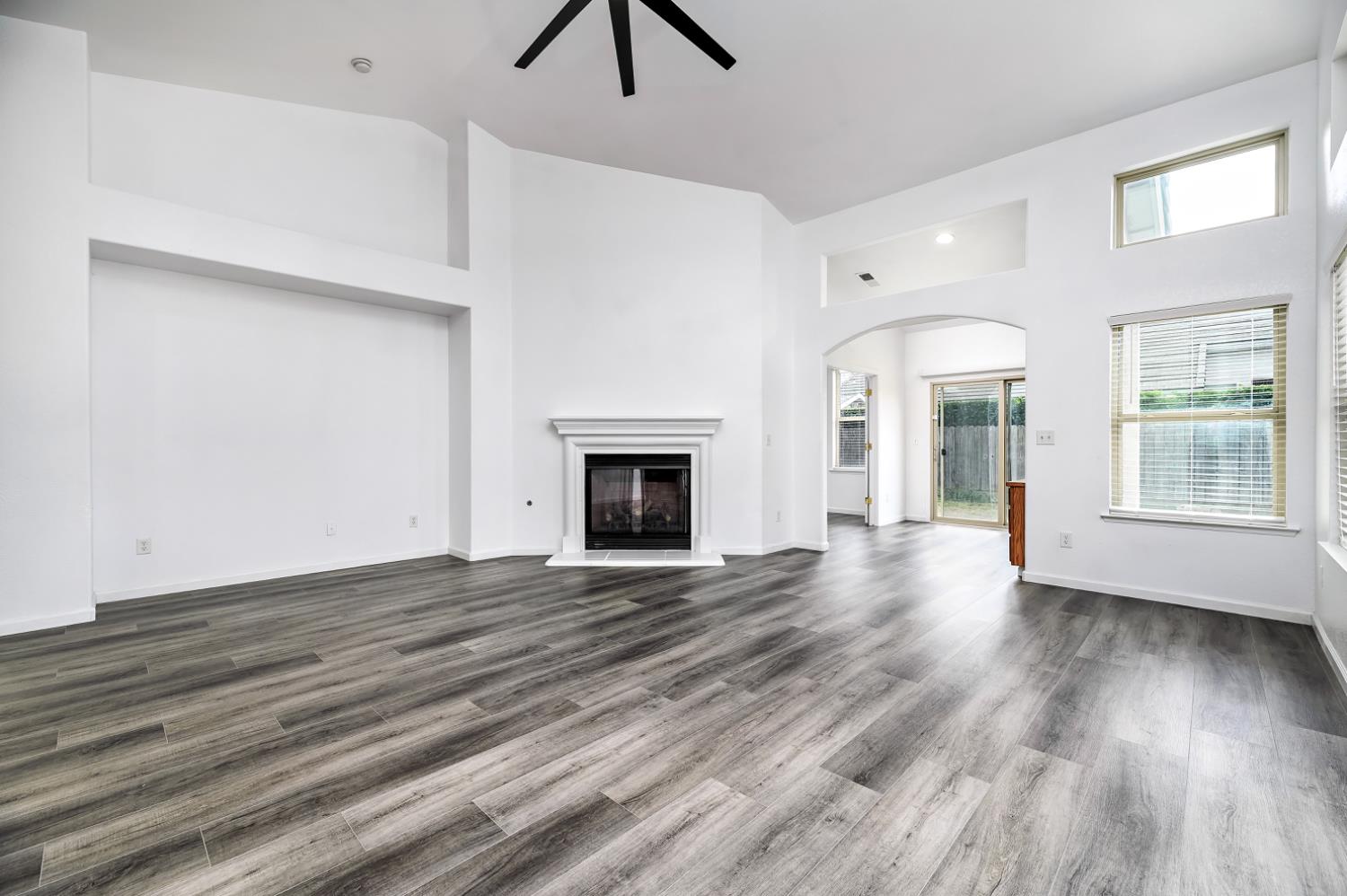 6517 E Amherst Ave, Fresno, CA 93727