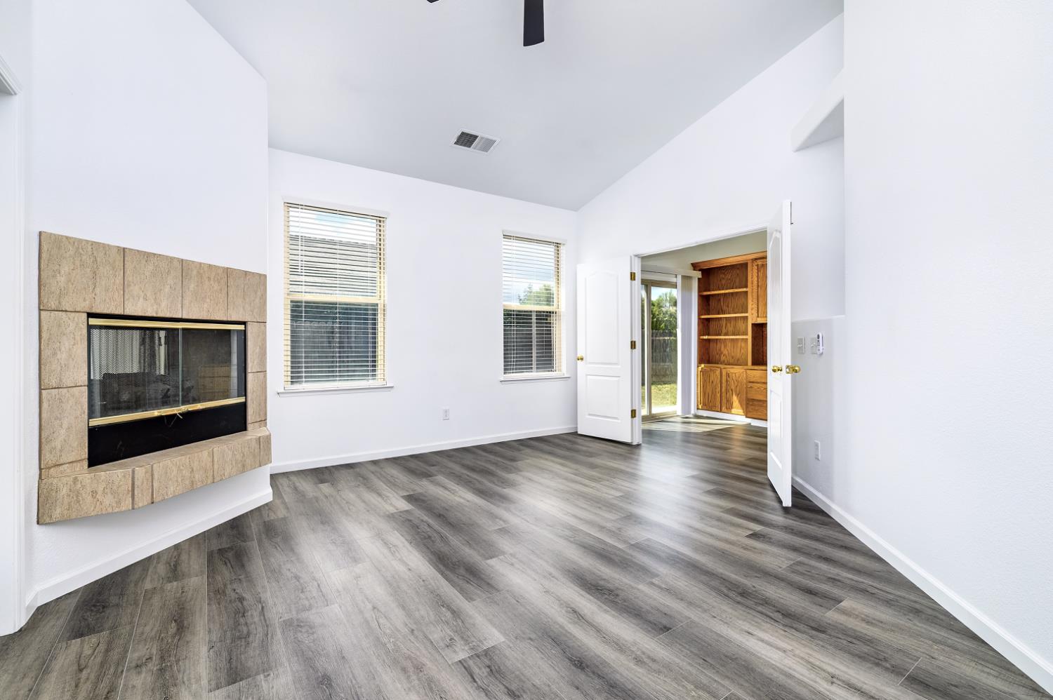 6517 E Amherst Ave, Fresno, CA 93727