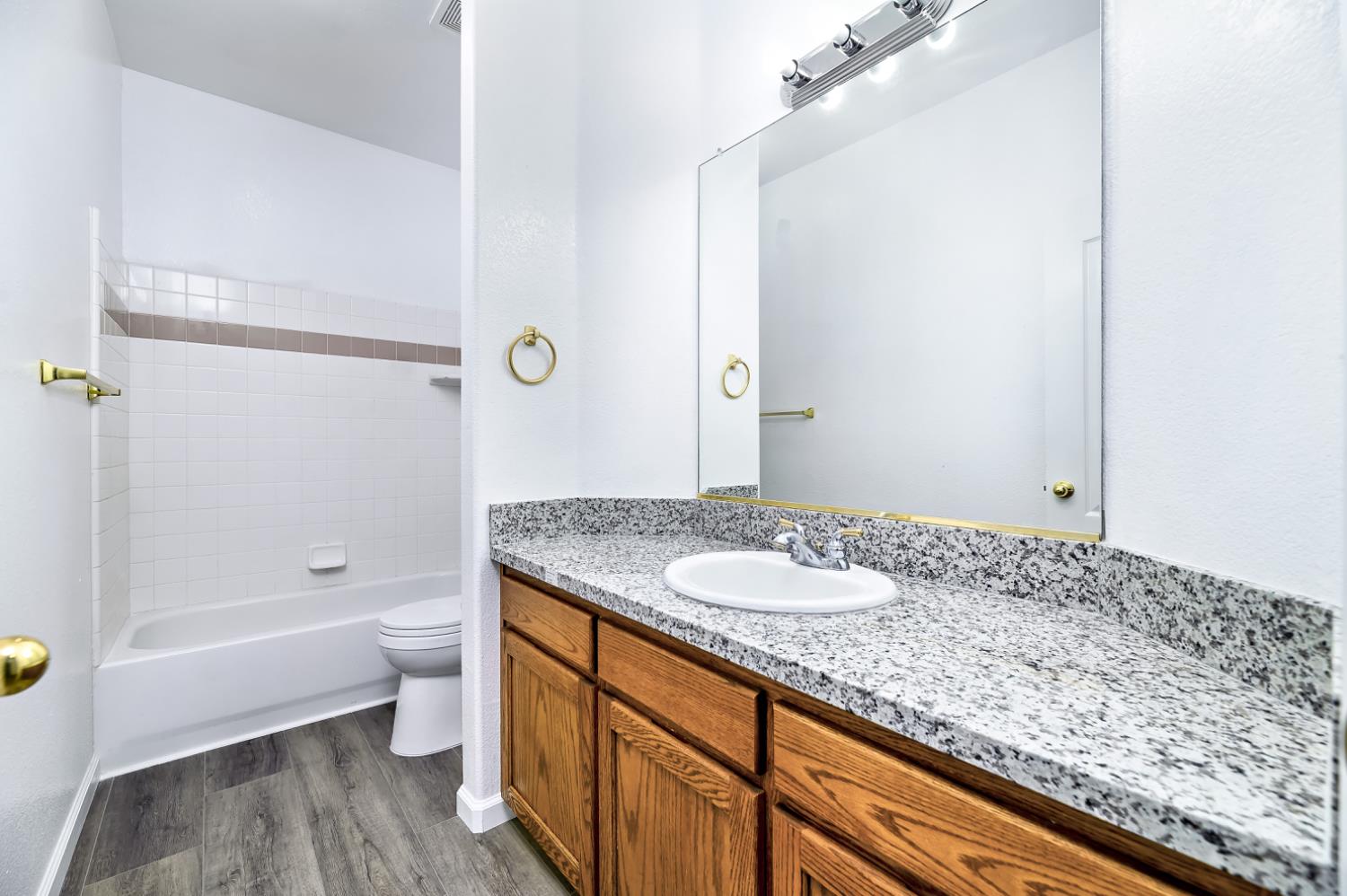 6517 E Amherst Ave, Fresno, CA 93727