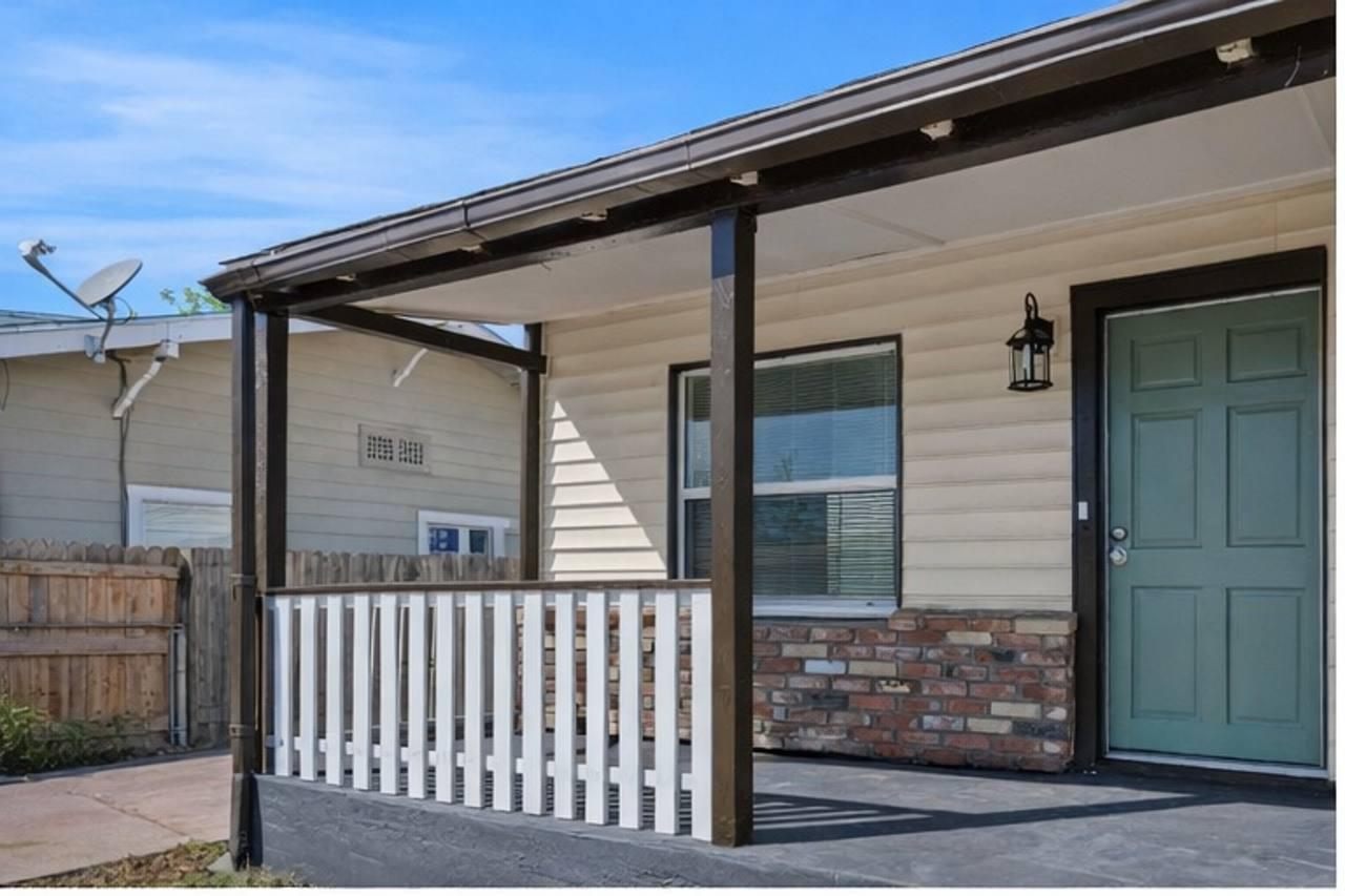 210 E Bush St, Lemoore, CA 93245