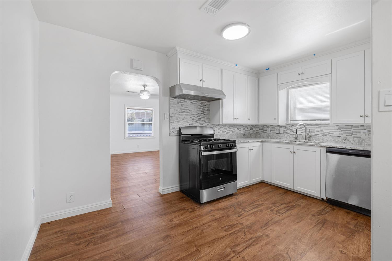 210 E Bush St, Lemoore, CA 93245