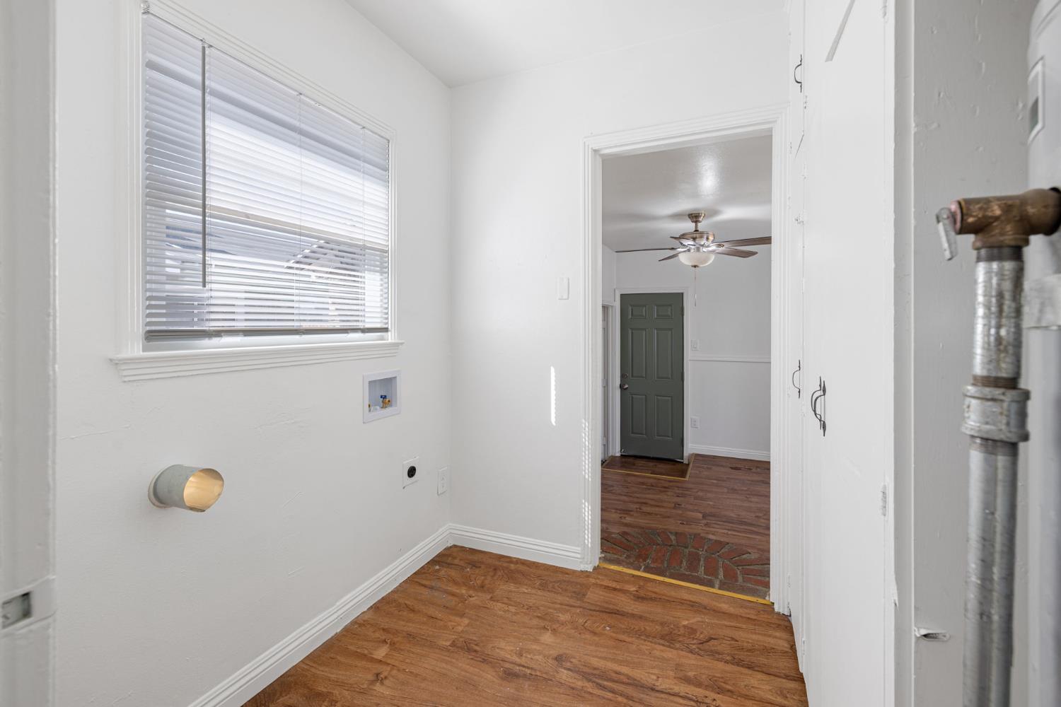 210 E Bush St, Lemoore, CA 93245