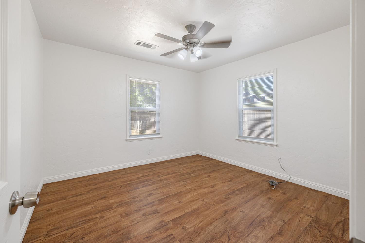 210 E Bush St, Lemoore, CA 93245