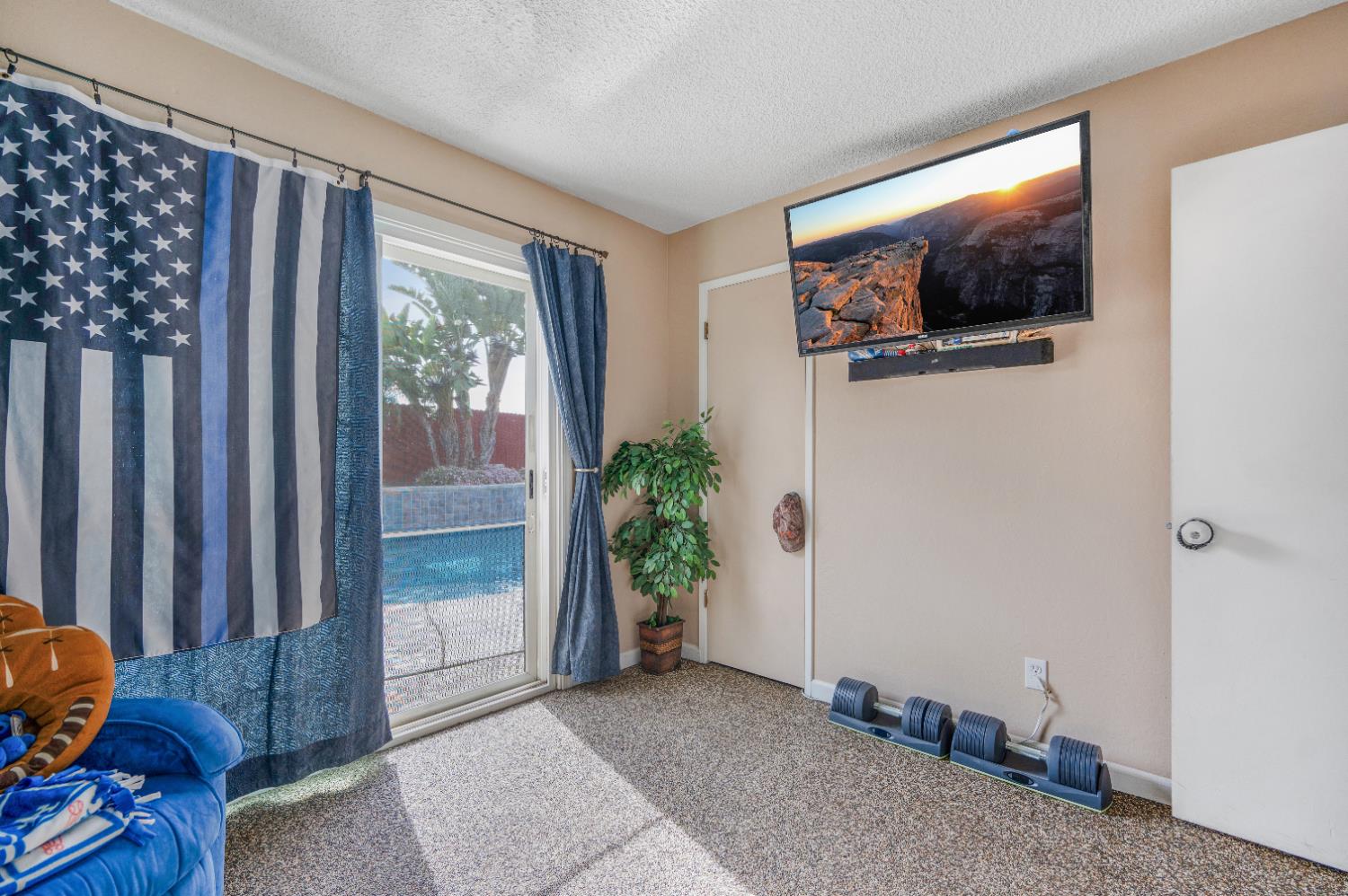 2819 W Indianapolis Ave, Fresno, CA 93705