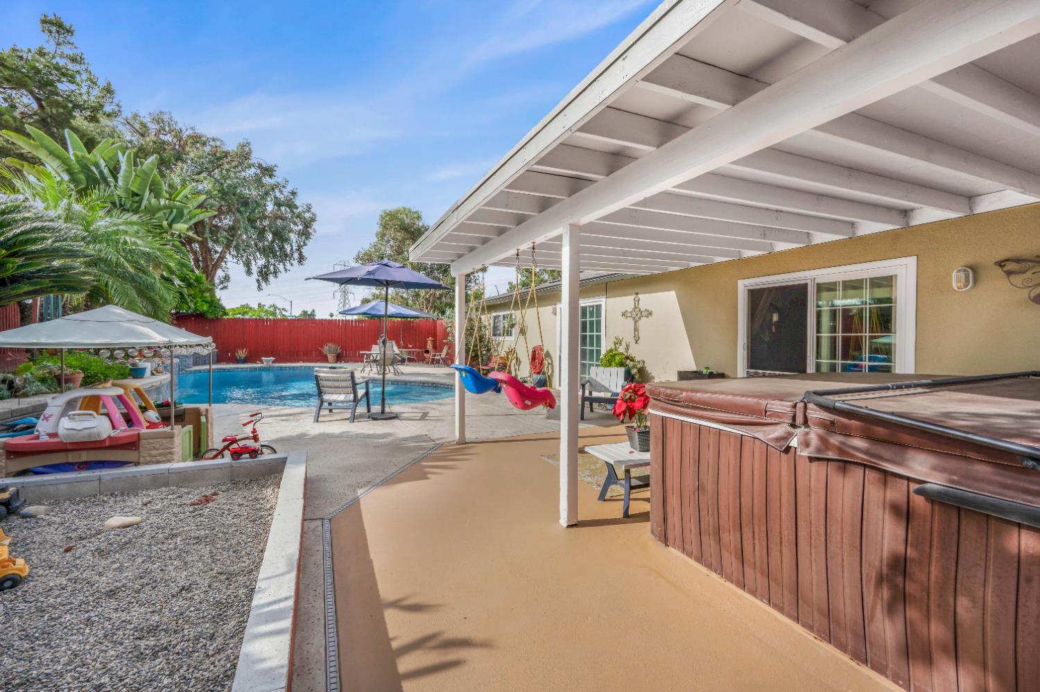 2819 W Indianapolis Ave, Fresno, CA 93705