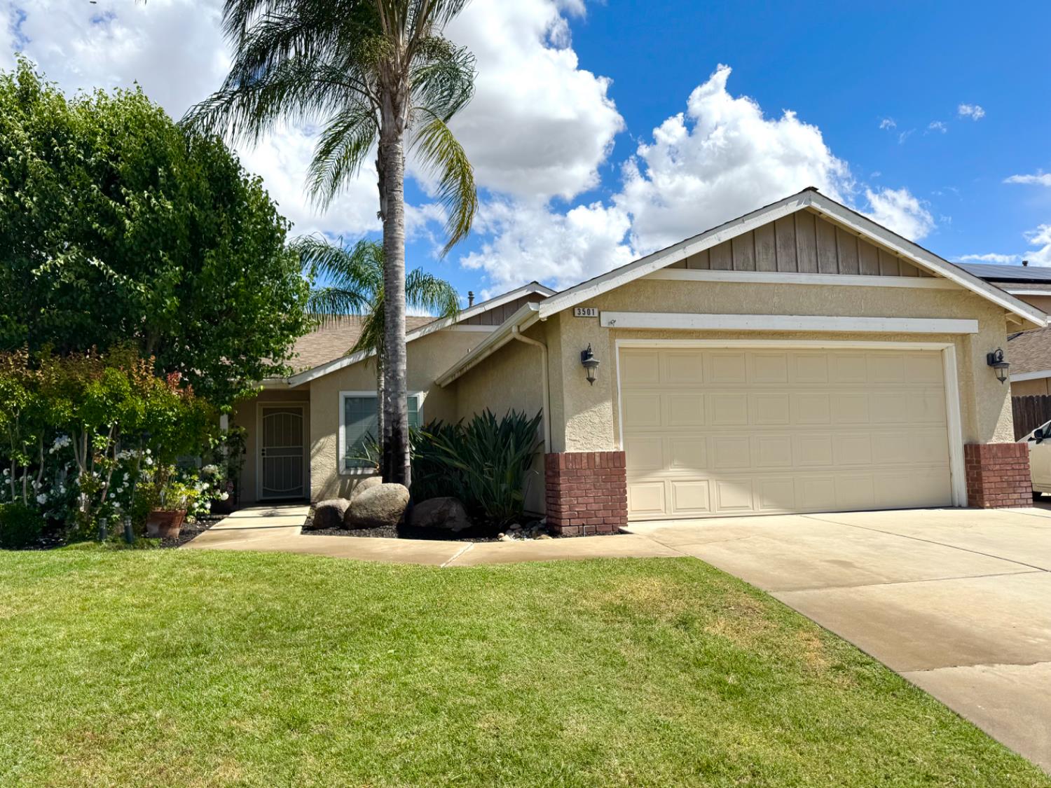 3501 Carson Ave, Clovis, CA 93611