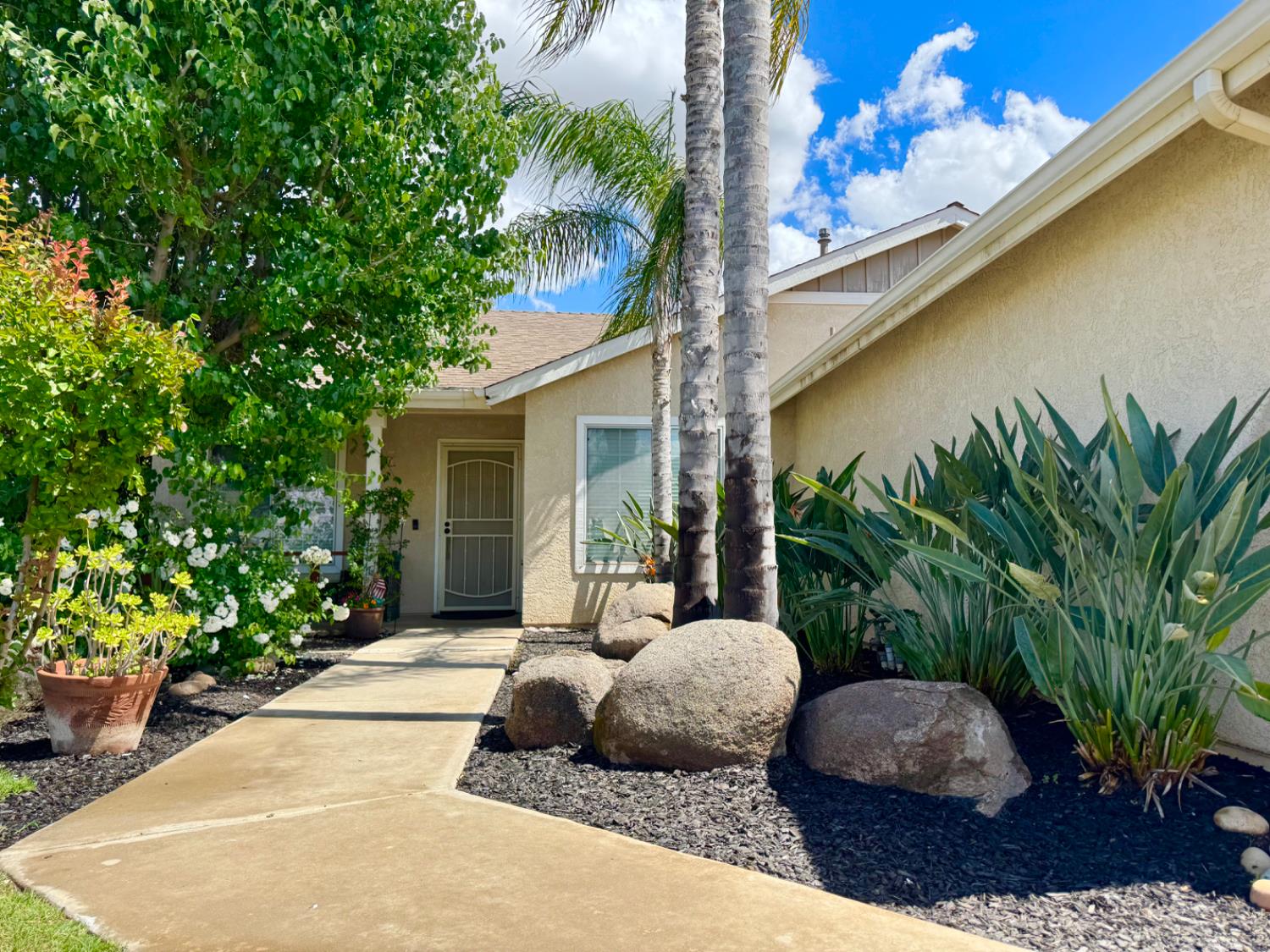 3501 Carson Ave, Clovis, CA 93611