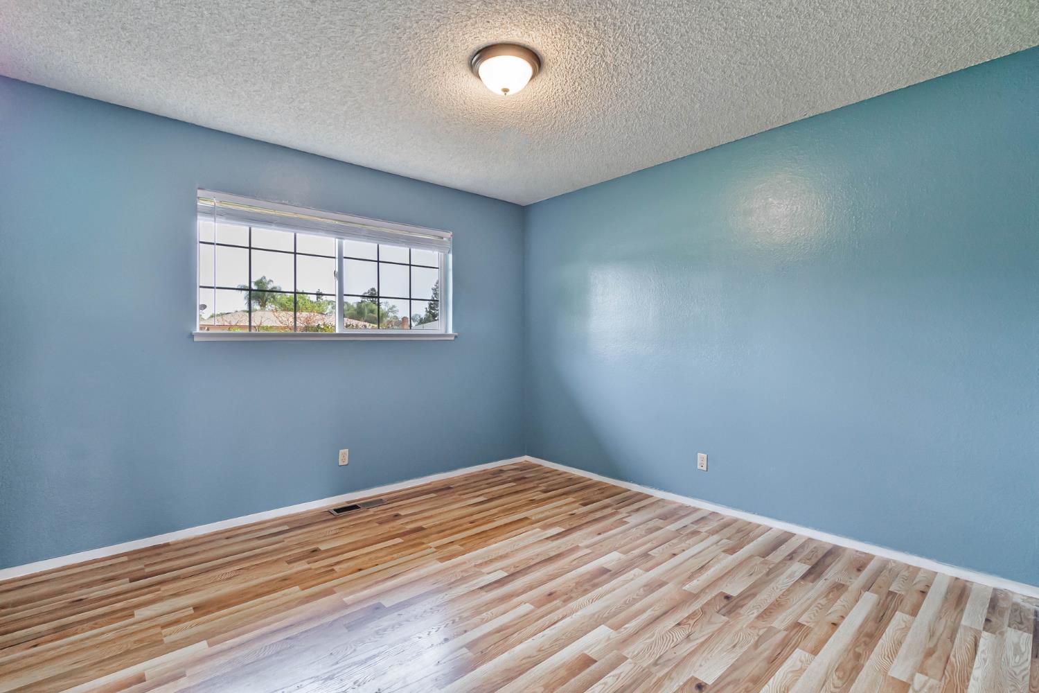 2158 E Palo Alto Ave, Fresno, CA 93710