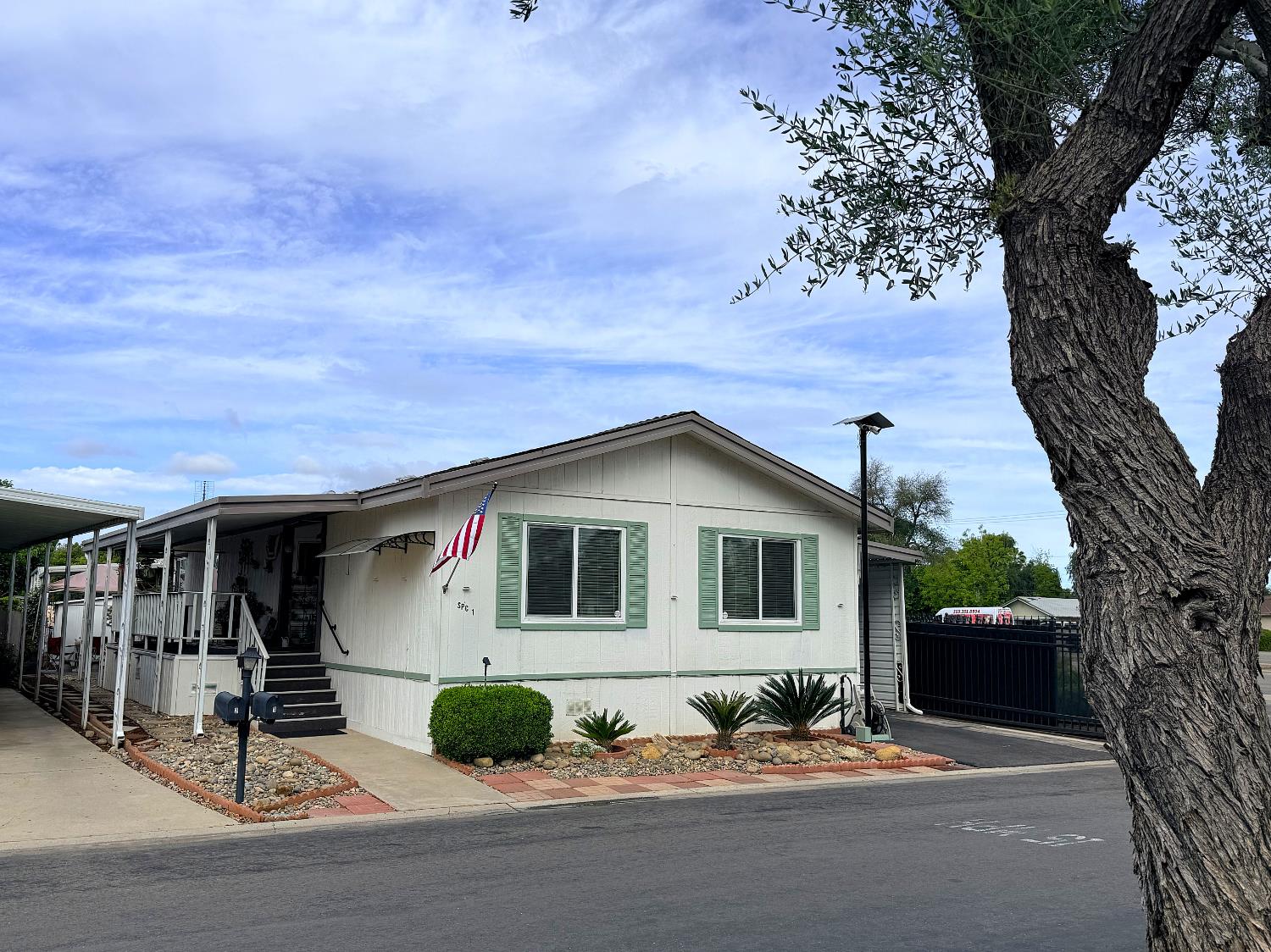 221 W Herndon Ave #SPC 1, Pinedale, CA 93650