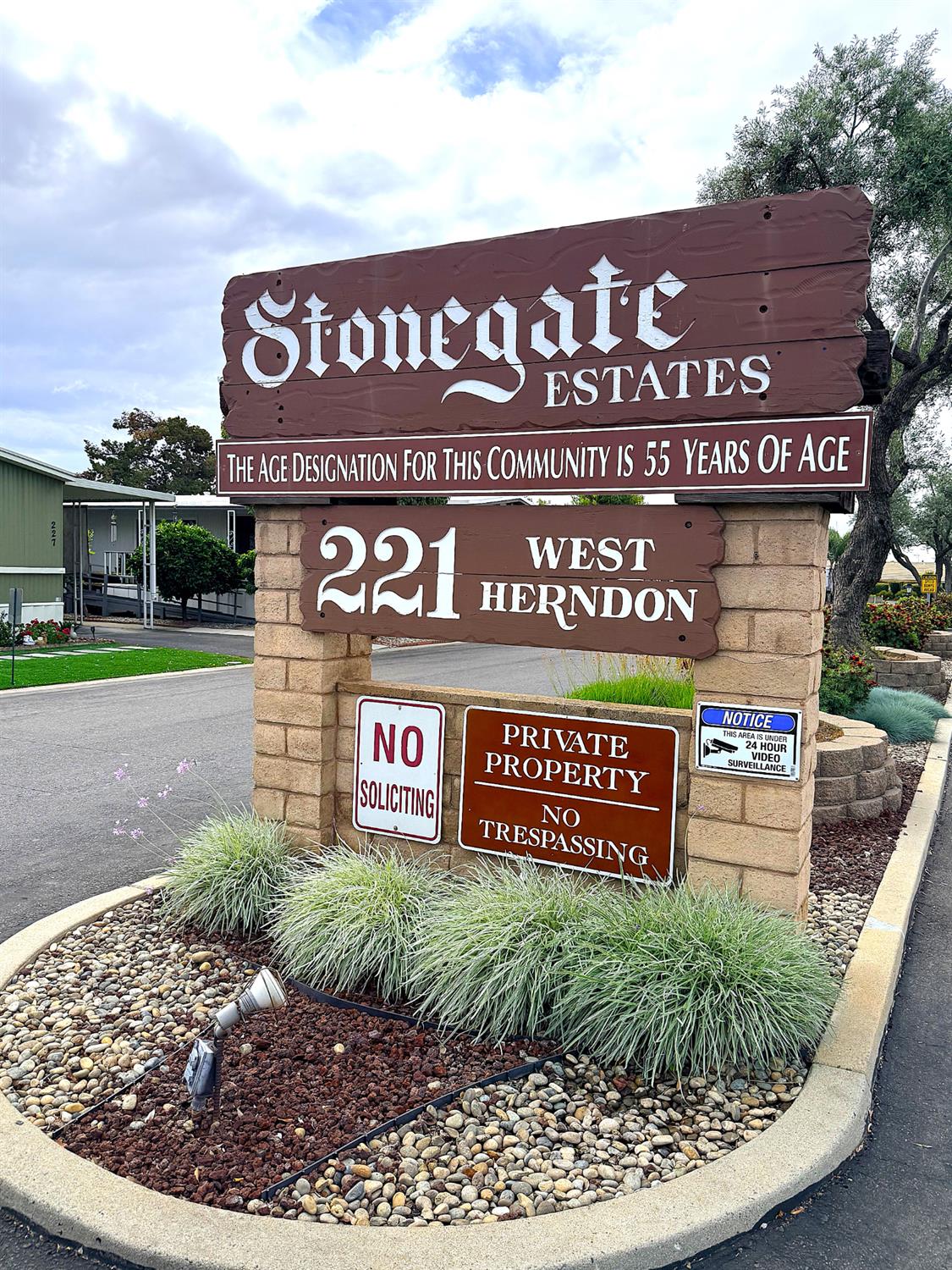 221 W Herndon Ave #SPC 1, Pinedale, CA 93650