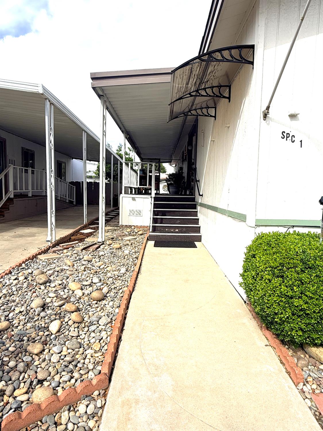 221 W Herndon Ave #SPC 1, Pinedale, CA 93650