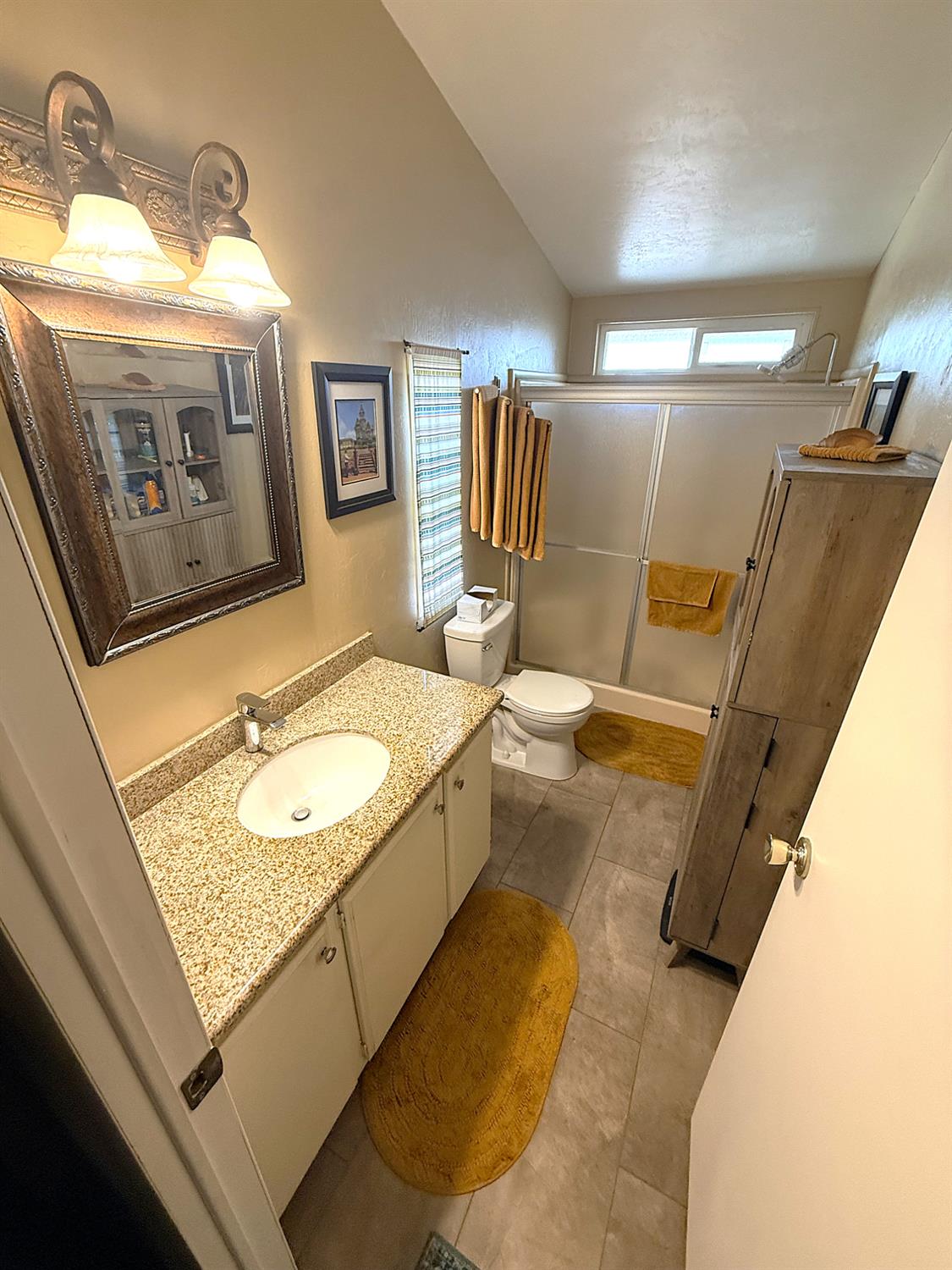 221 W Herndon Ave #SPC 1, Pinedale, CA 93650