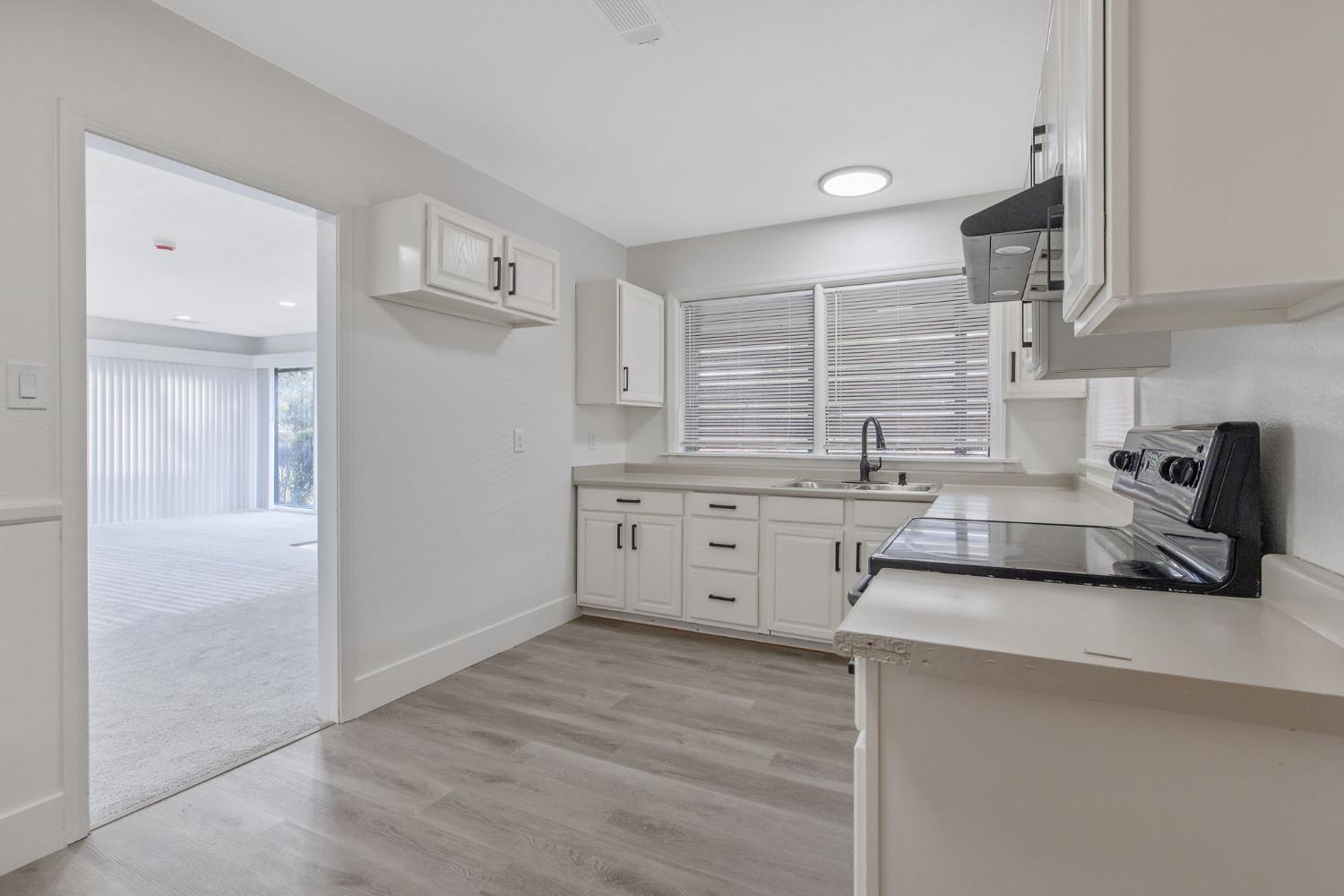 445 W Washington St, Coalinga, CA 93210