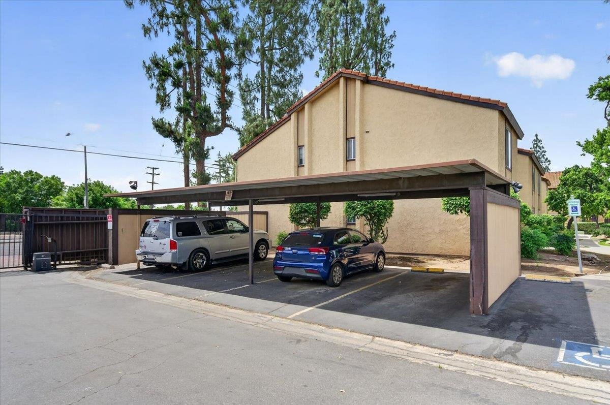 1550 W Ashlan #104, Fresno, CA 93705