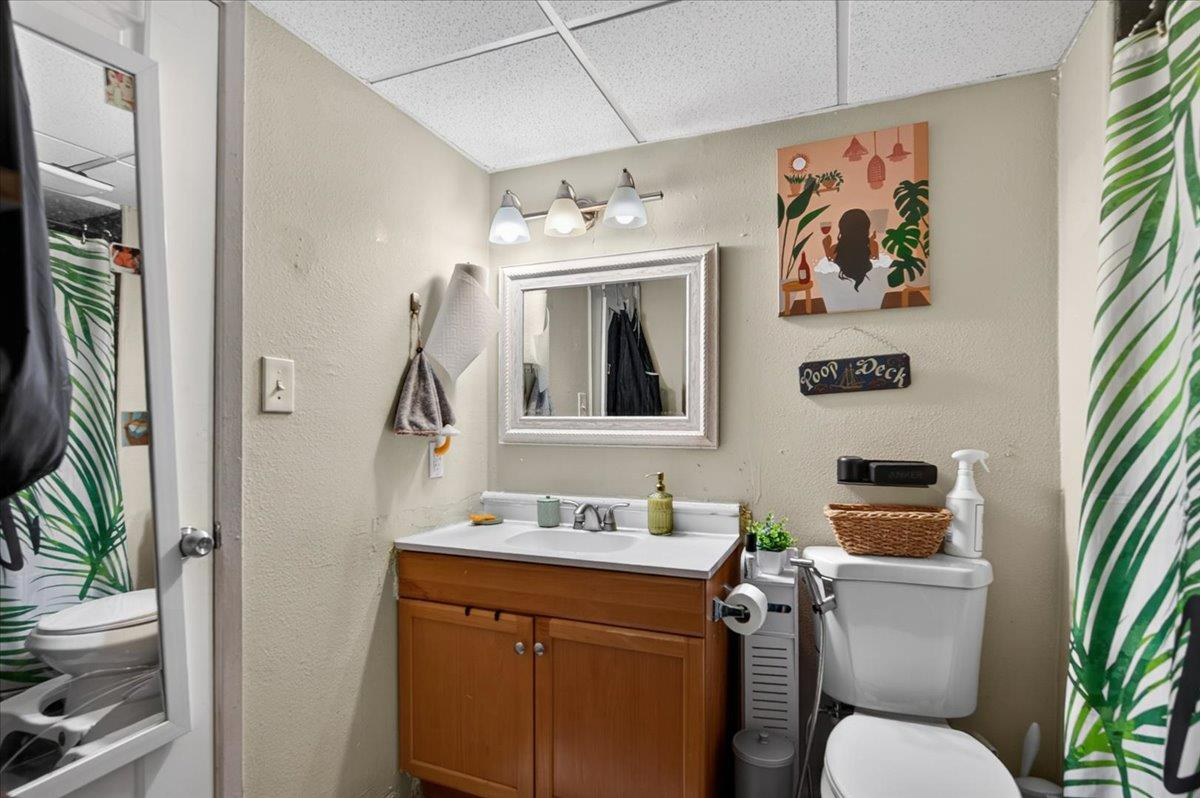 1550 W Ashlan #104, Fresno, CA 93705