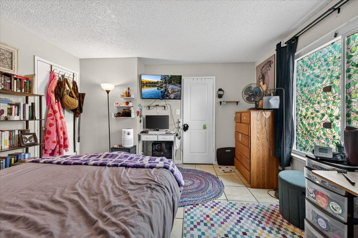 1550 W Ashlan #104, Fresno, CA 93705