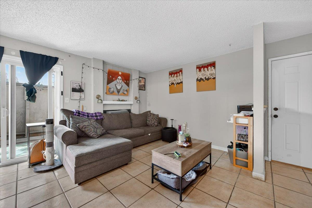 1550 W Ashlan #104, Fresno, CA 93705