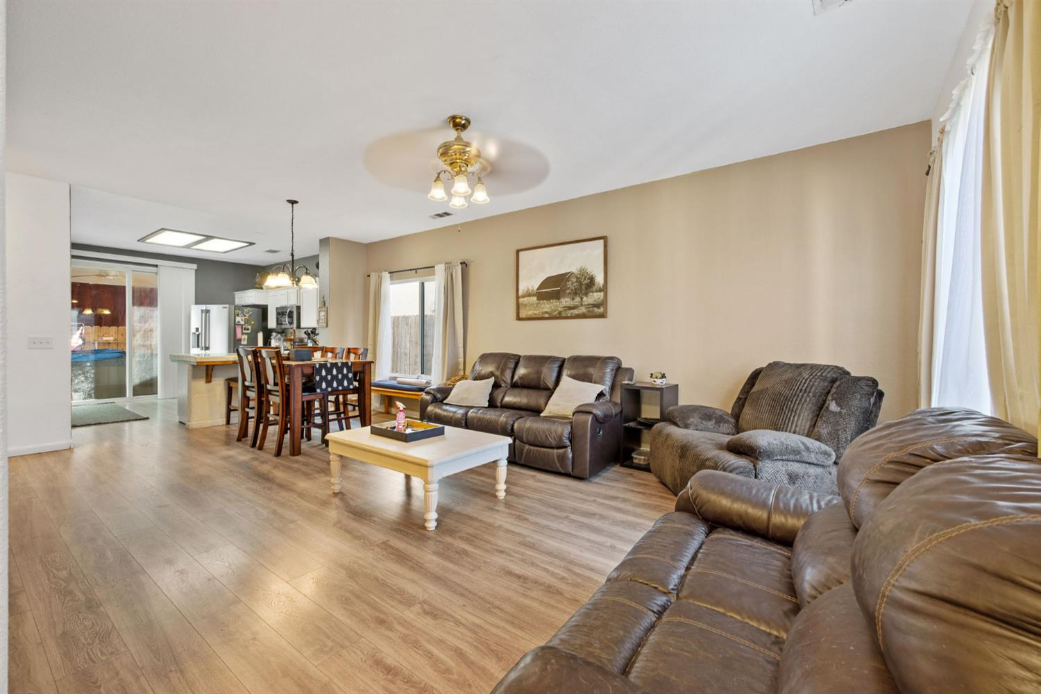 1963 W Merritt St, Hanford, CA 93230