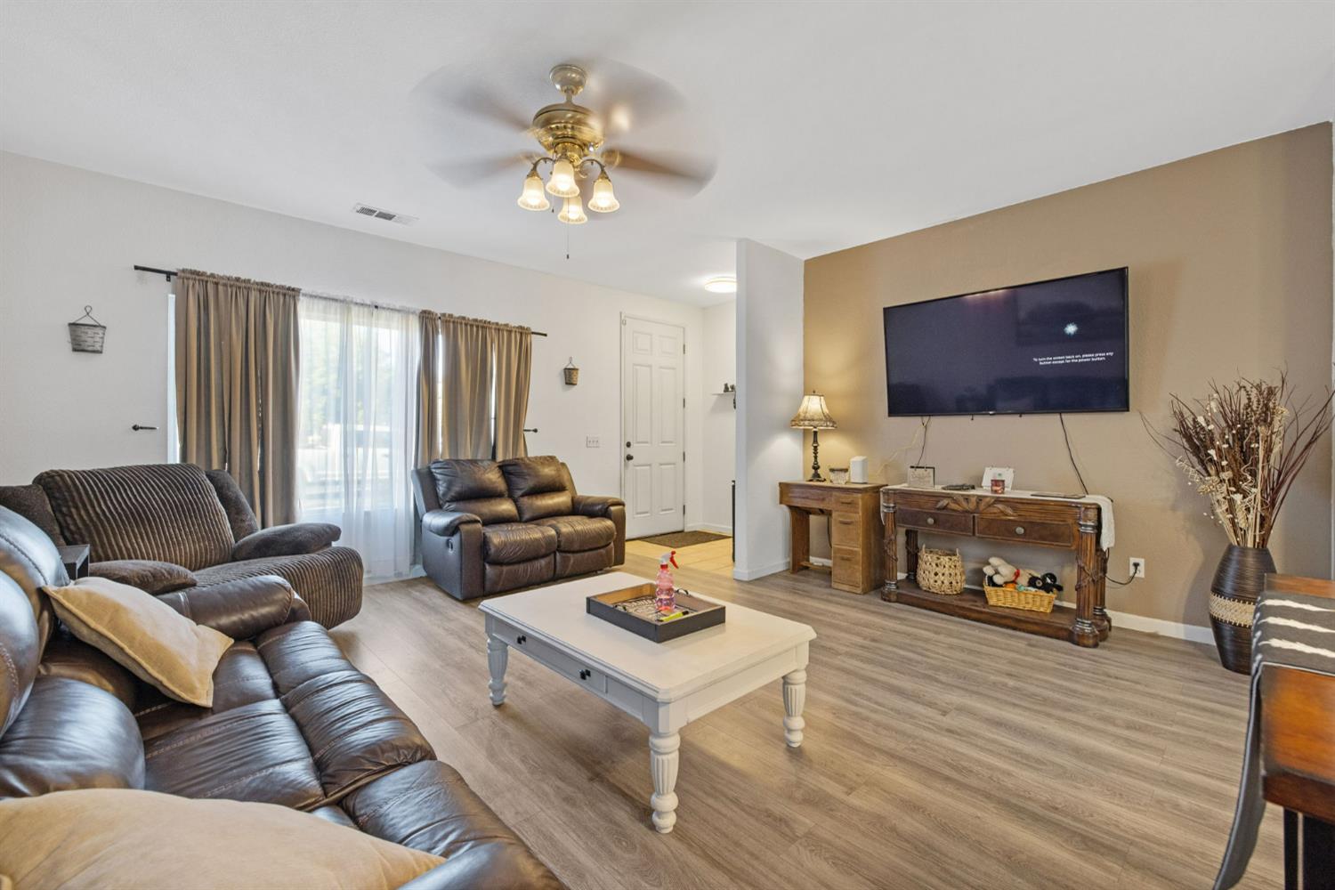 1963 W Merritt St, Hanford, CA 93230