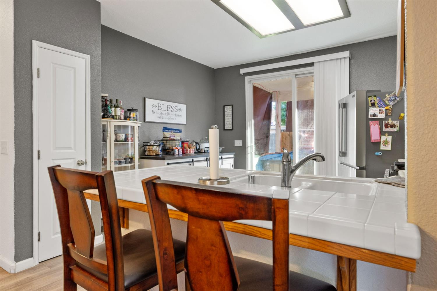 1963 W Merritt St, Hanford, CA 93230