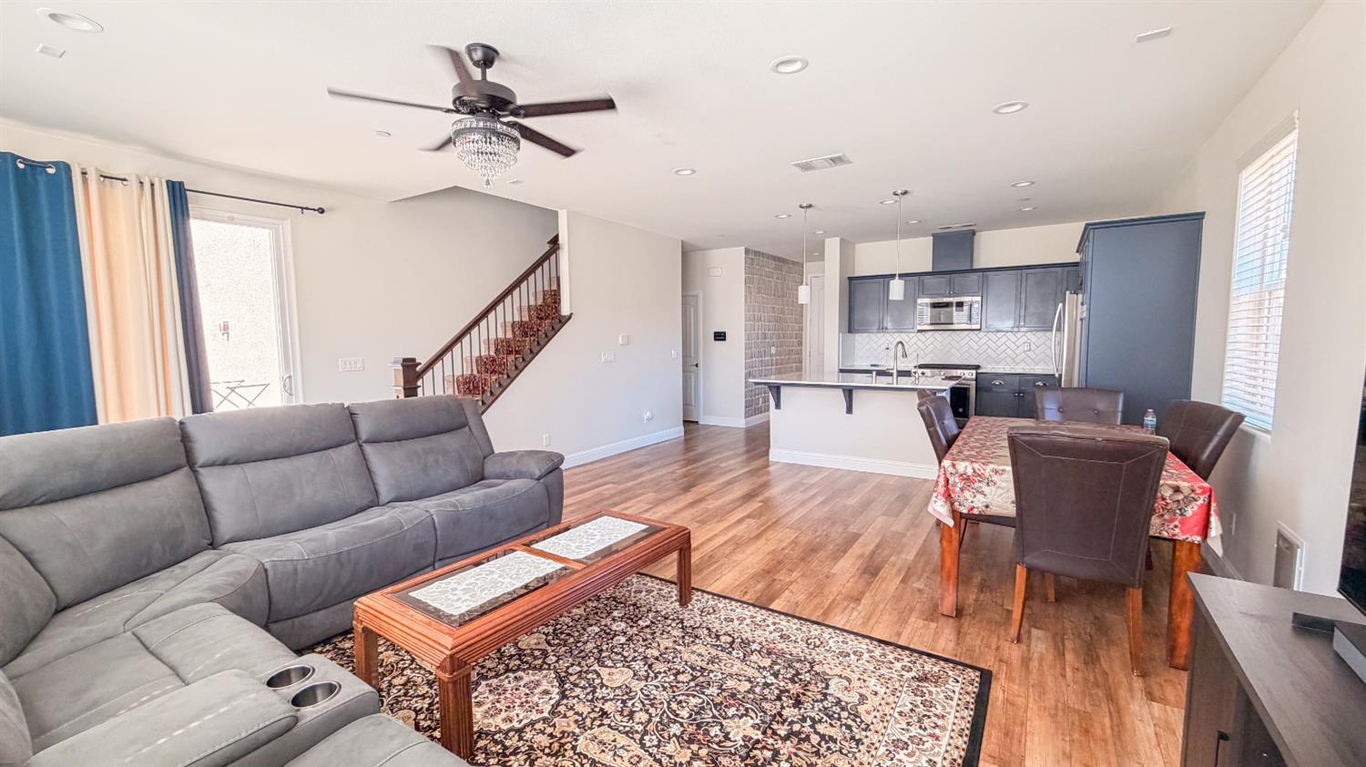 6125 W Donner Ave, Fresno, CA 93723