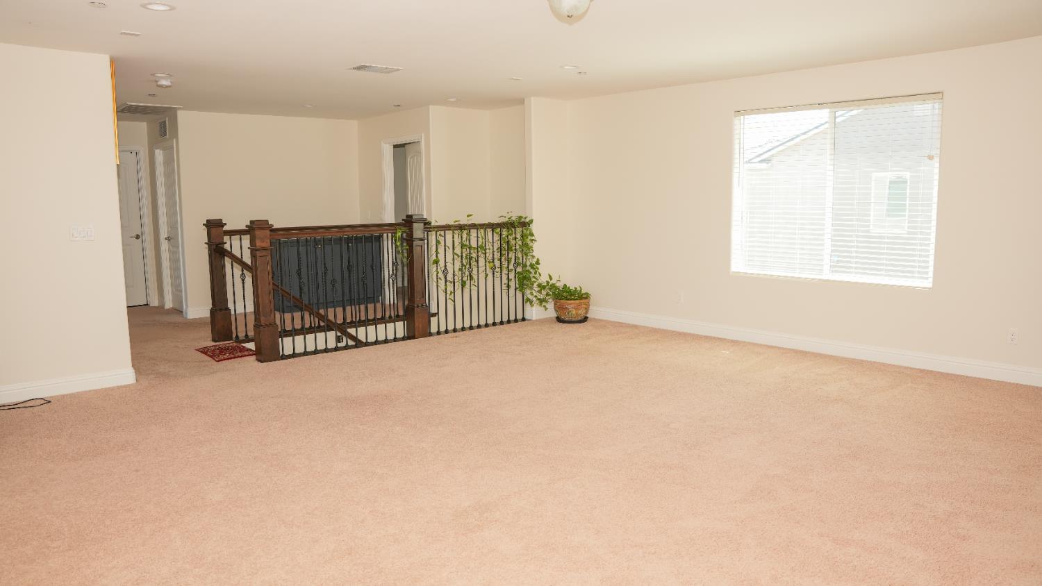 6125 W Donner Ave, Fresno, CA 93723