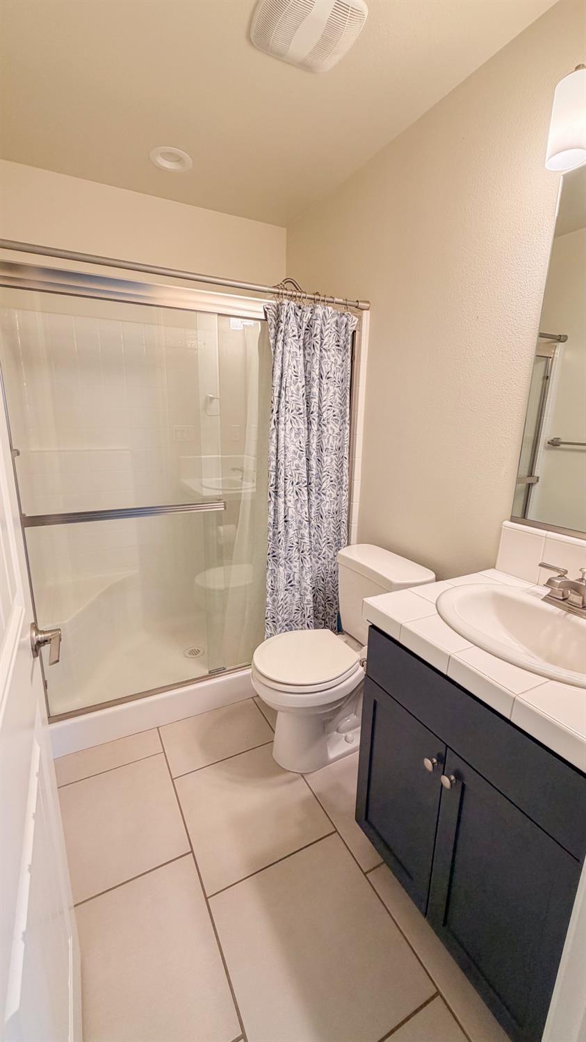 6125 W Donner Ave, Fresno, CA 93723