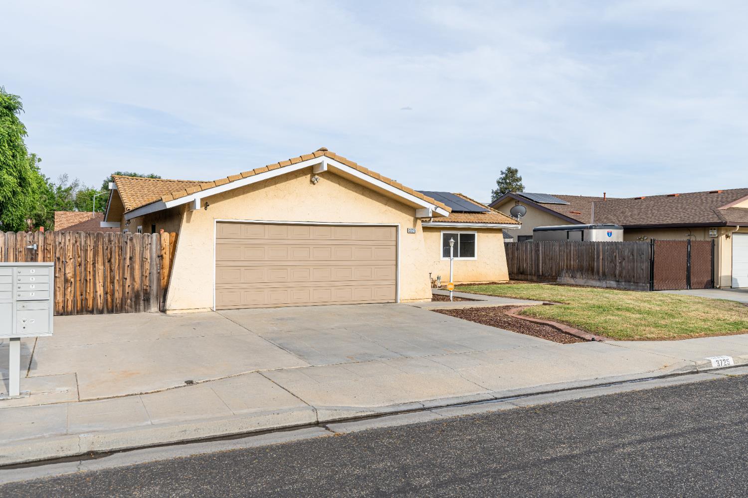 3725 Eddy Ave, Clovis, CA 93612