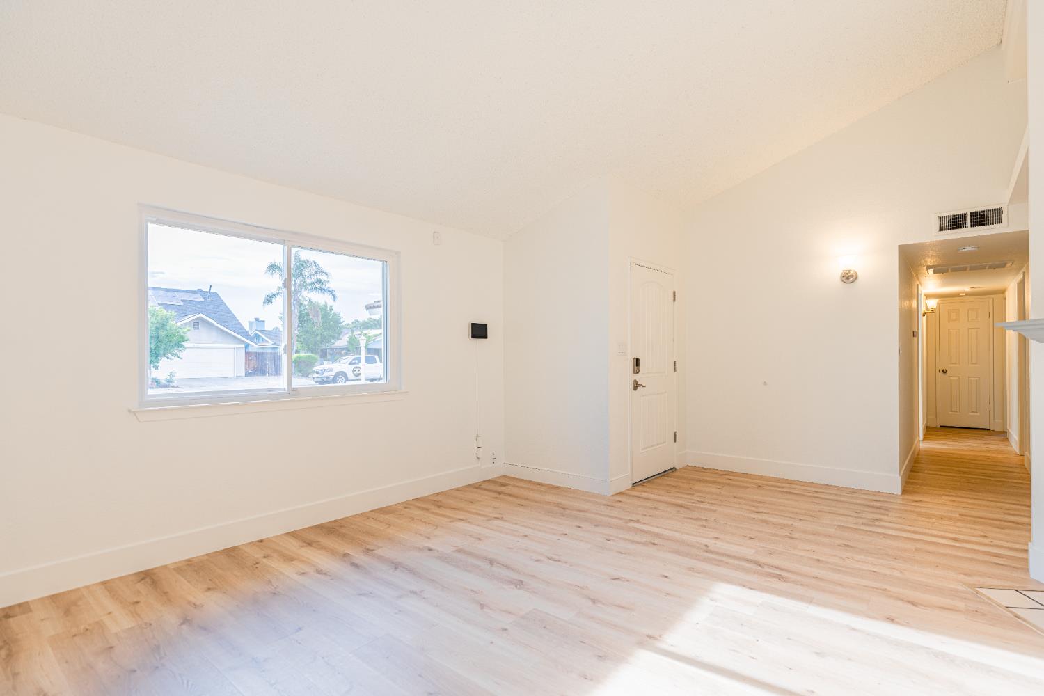 3725 Eddy Ave, Clovis, CA 93612