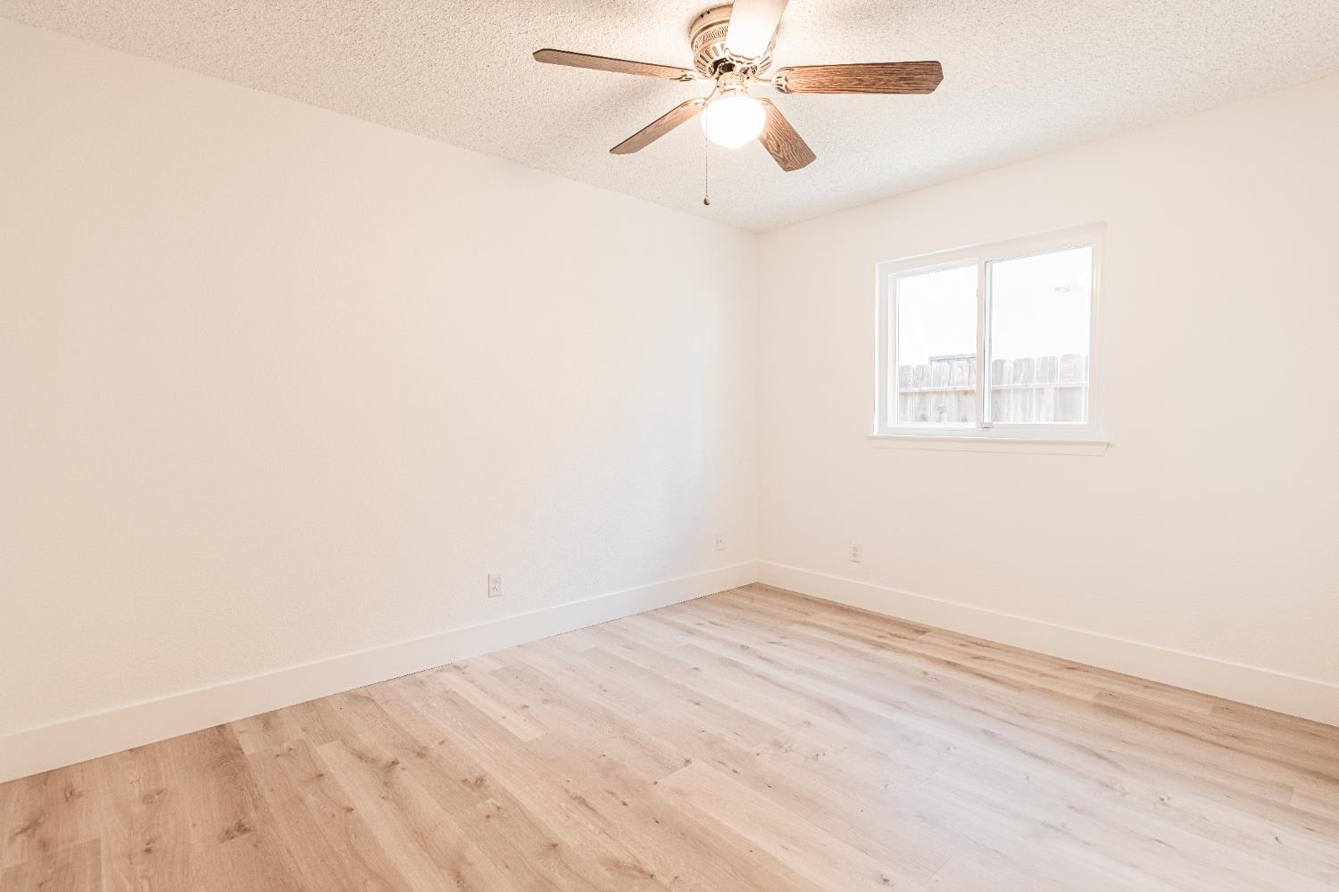 3725 Eddy Ave, Clovis, CA 93612