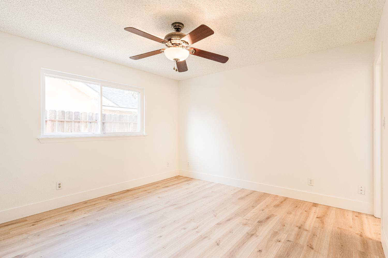 3725 Eddy Ave, Clovis, CA 93612