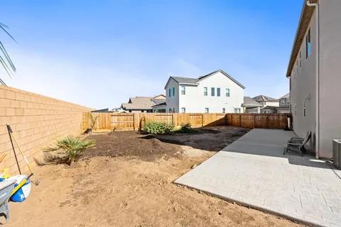 2027 N Bliss Ave, Fresno, CA 93727