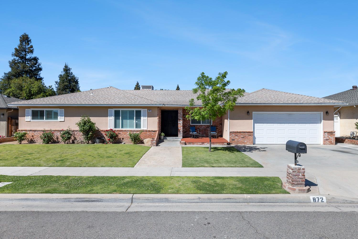 872 E Spruce Ave, Fresno, CA 93720
