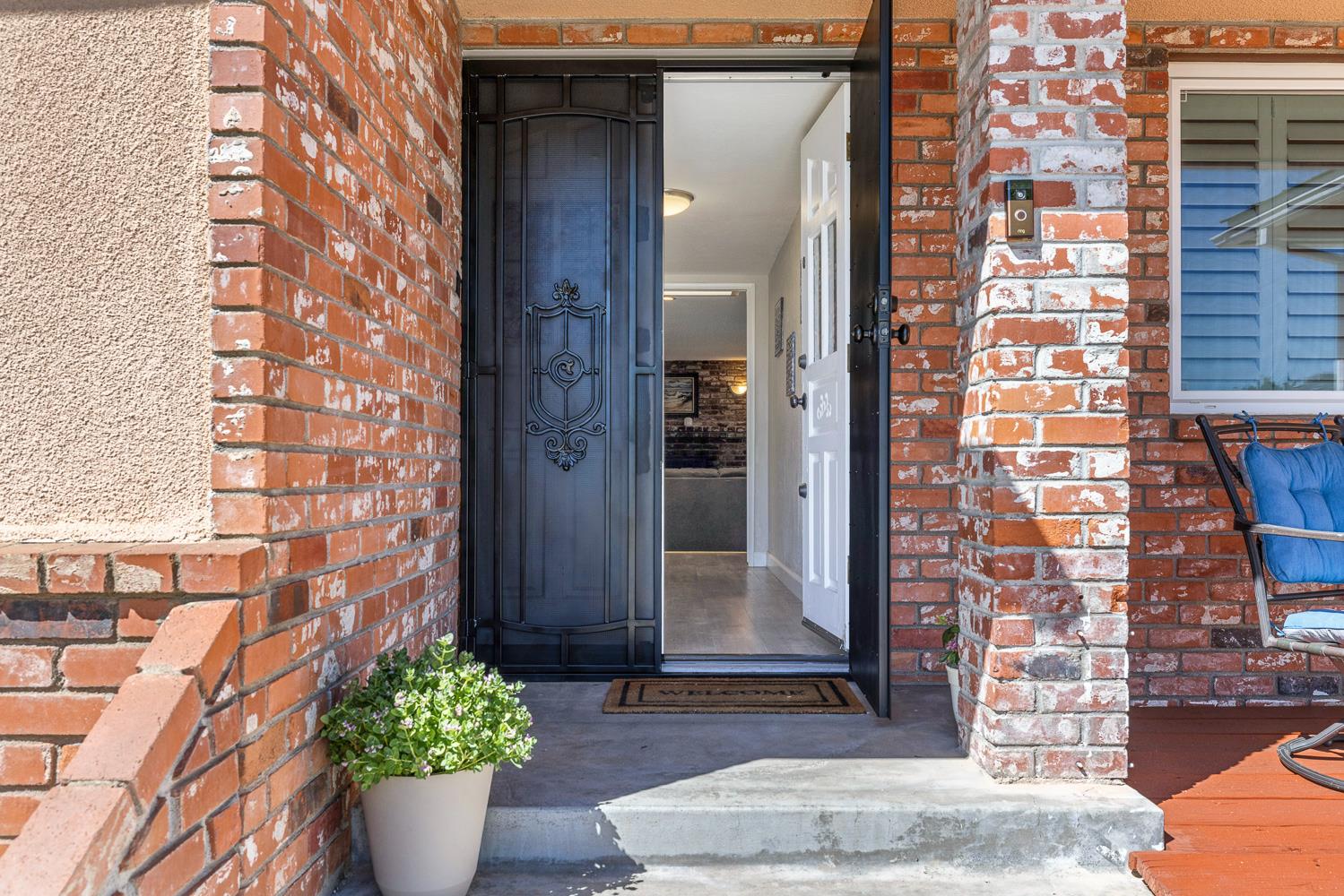 872 E Spruce Ave, Fresno, CA 93720