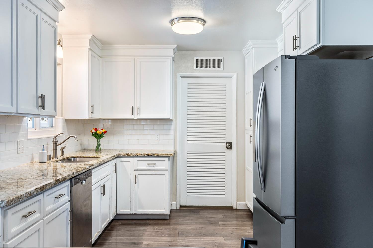 872 E Spruce Ave, Fresno, CA 93720