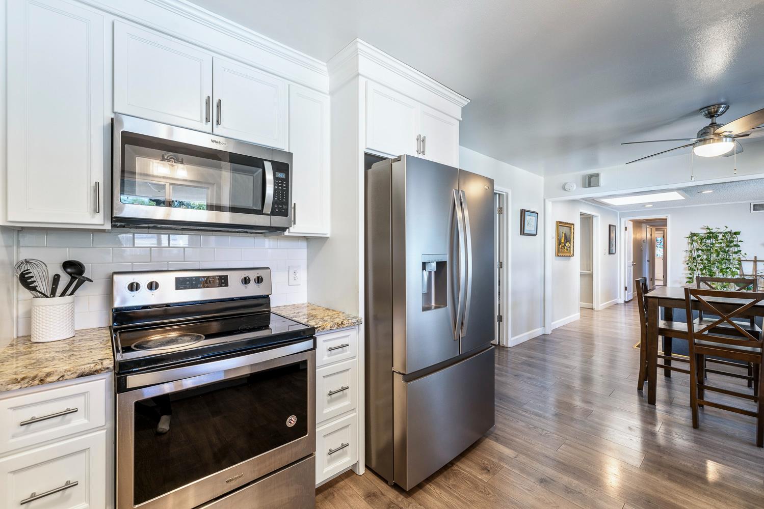 872 E Spruce Ave, Fresno, CA 93720