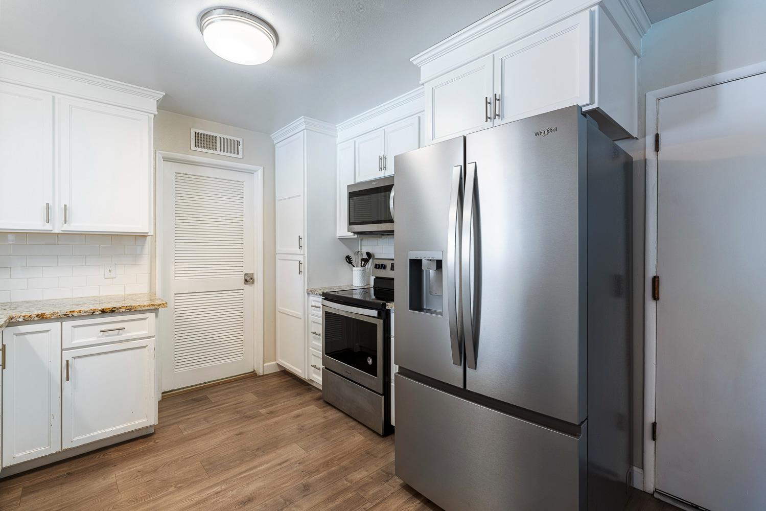 872 E Spruce Ave, Fresno, CA 93720