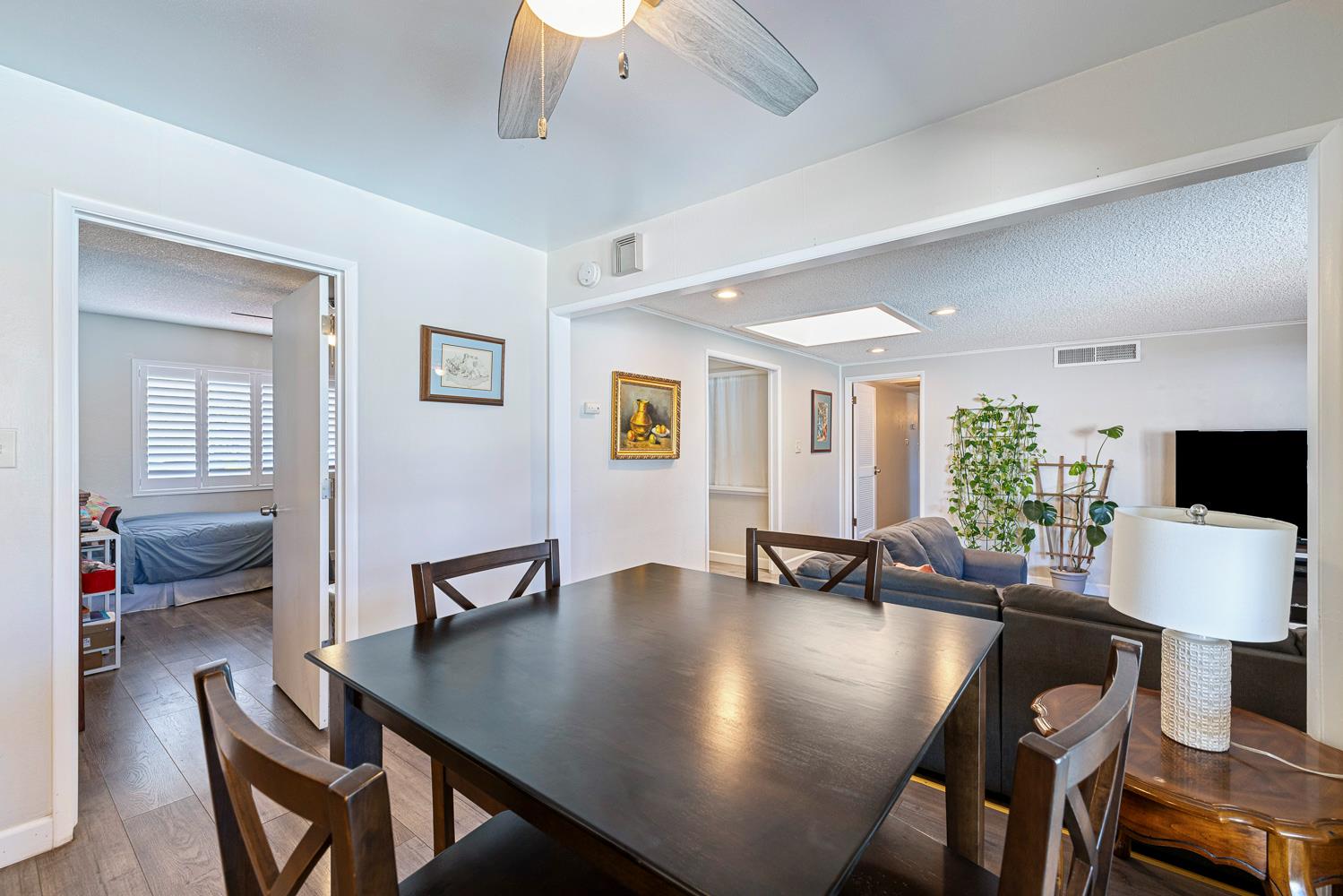 872 E Spruce Ave, Fresno, CA 93720