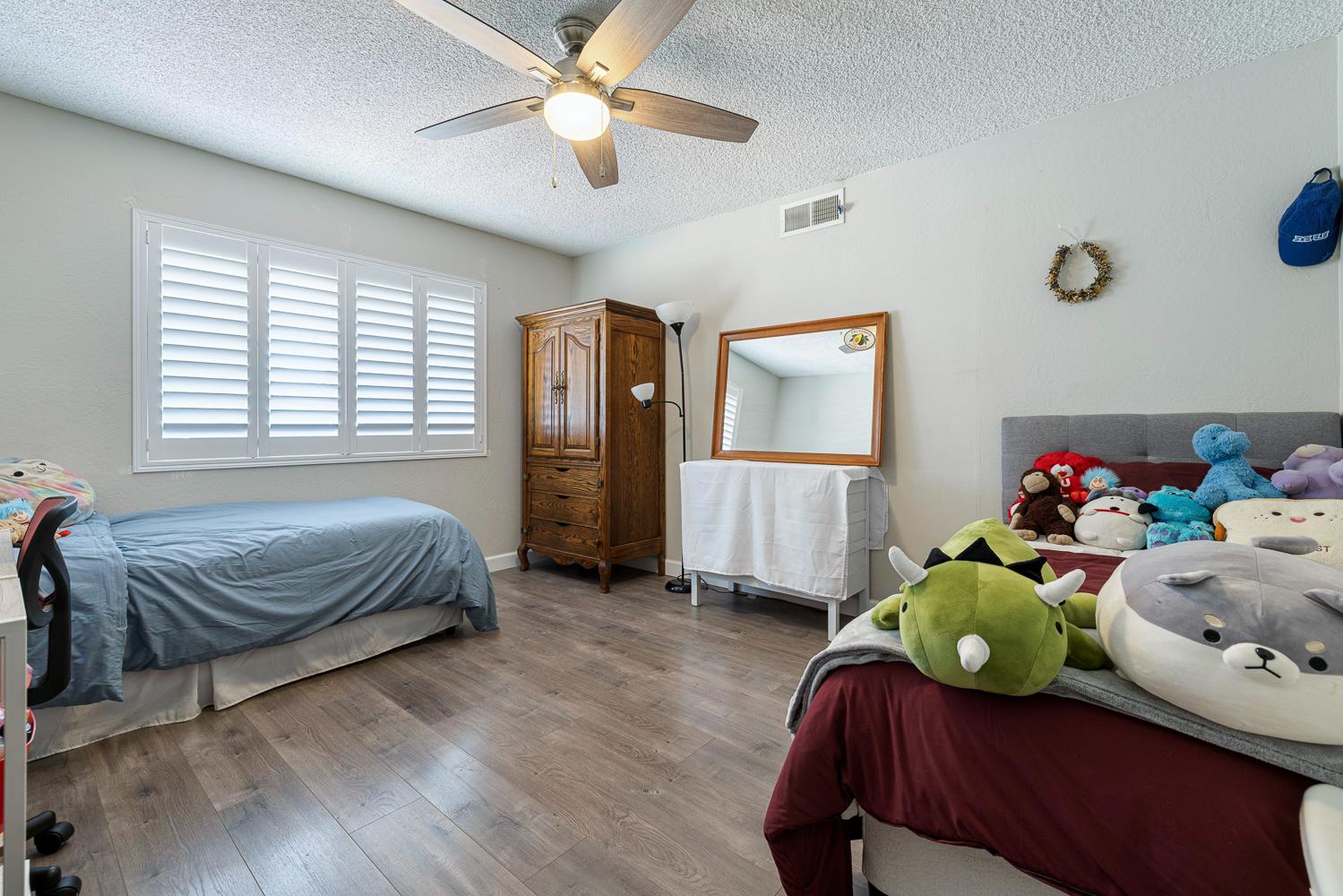 872 E Spruce Ave, Fresno, CA 93720