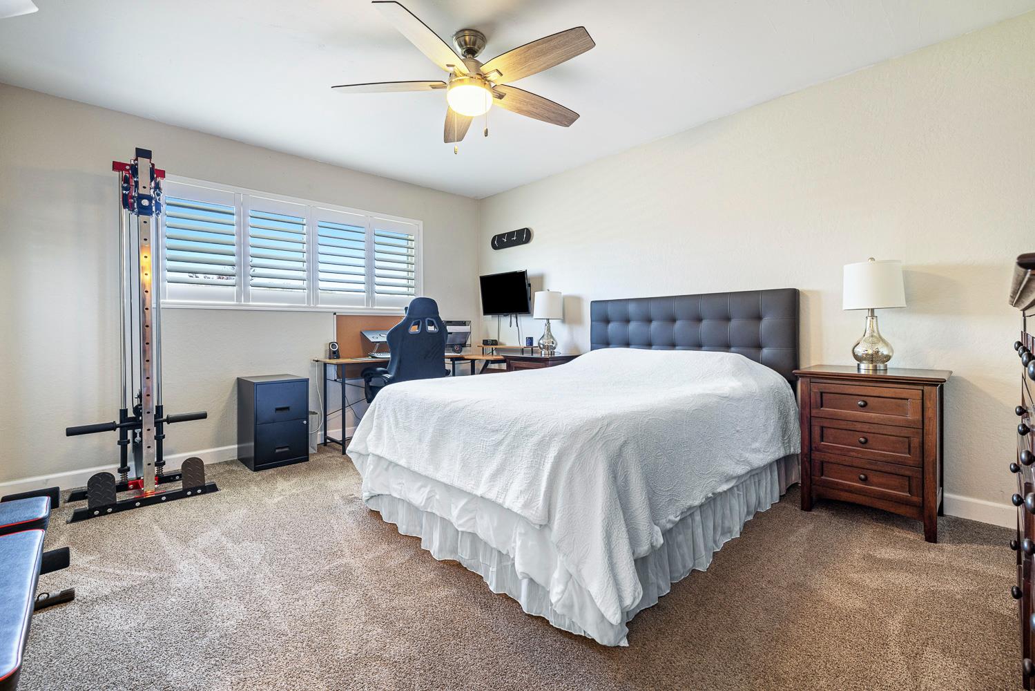 872 E Spruce Ave, Fresno, CA 93720