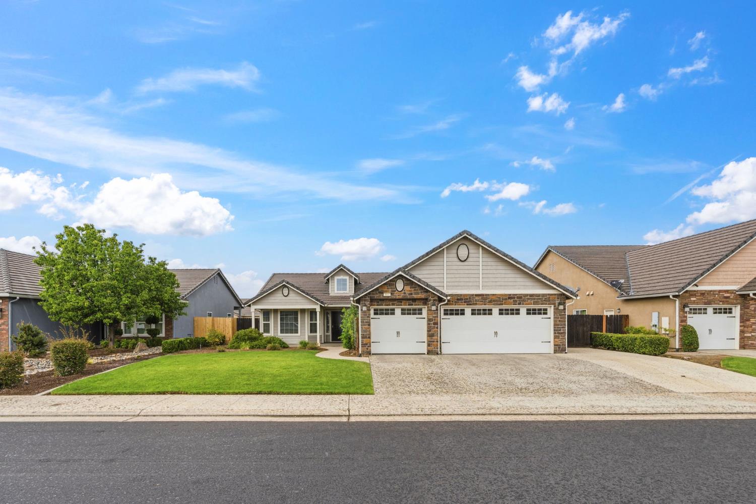 3157 Twain Ave, Clovis, CA 93619