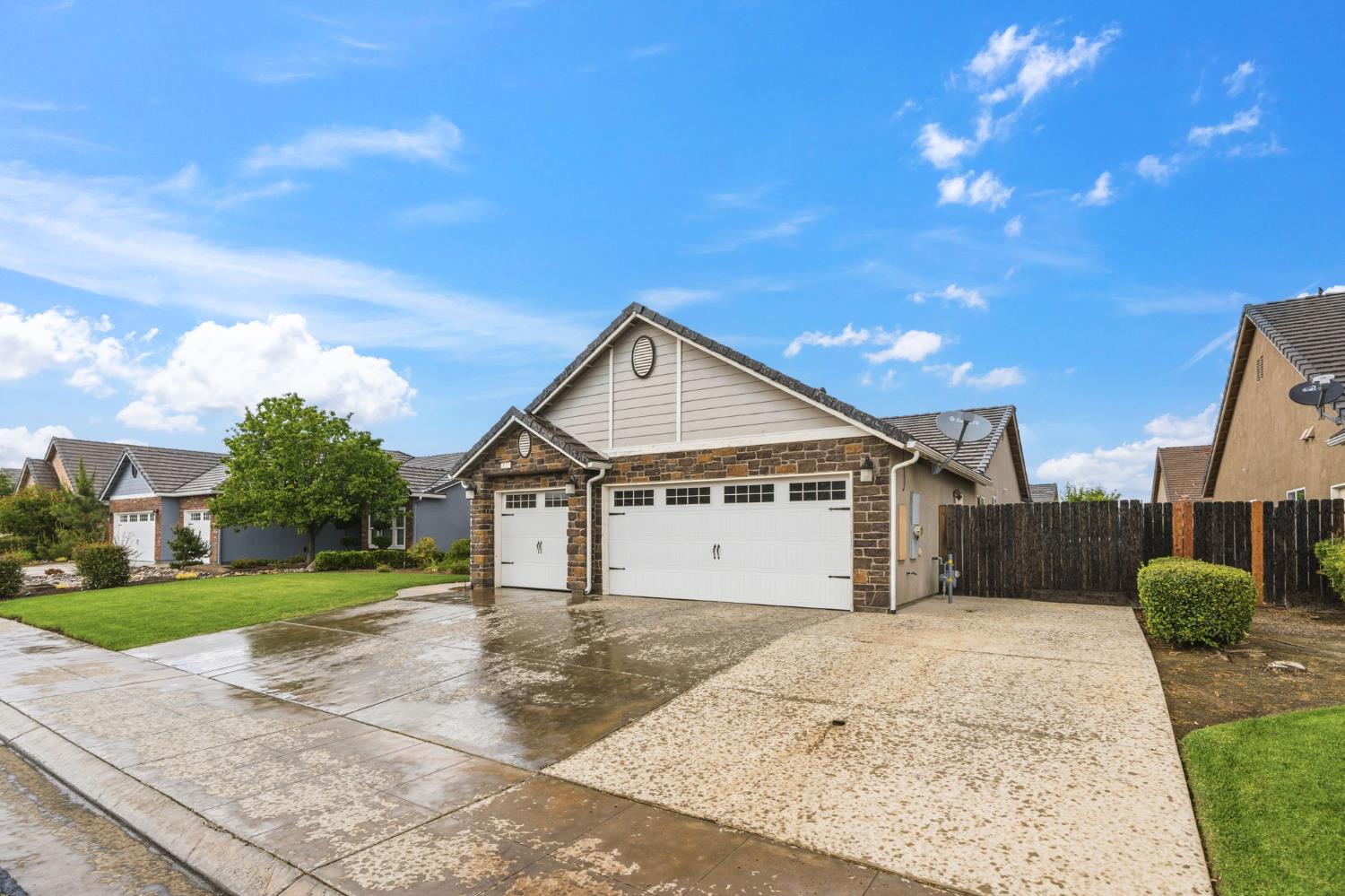 3157 Twain Ave, Clovis, CA 93619