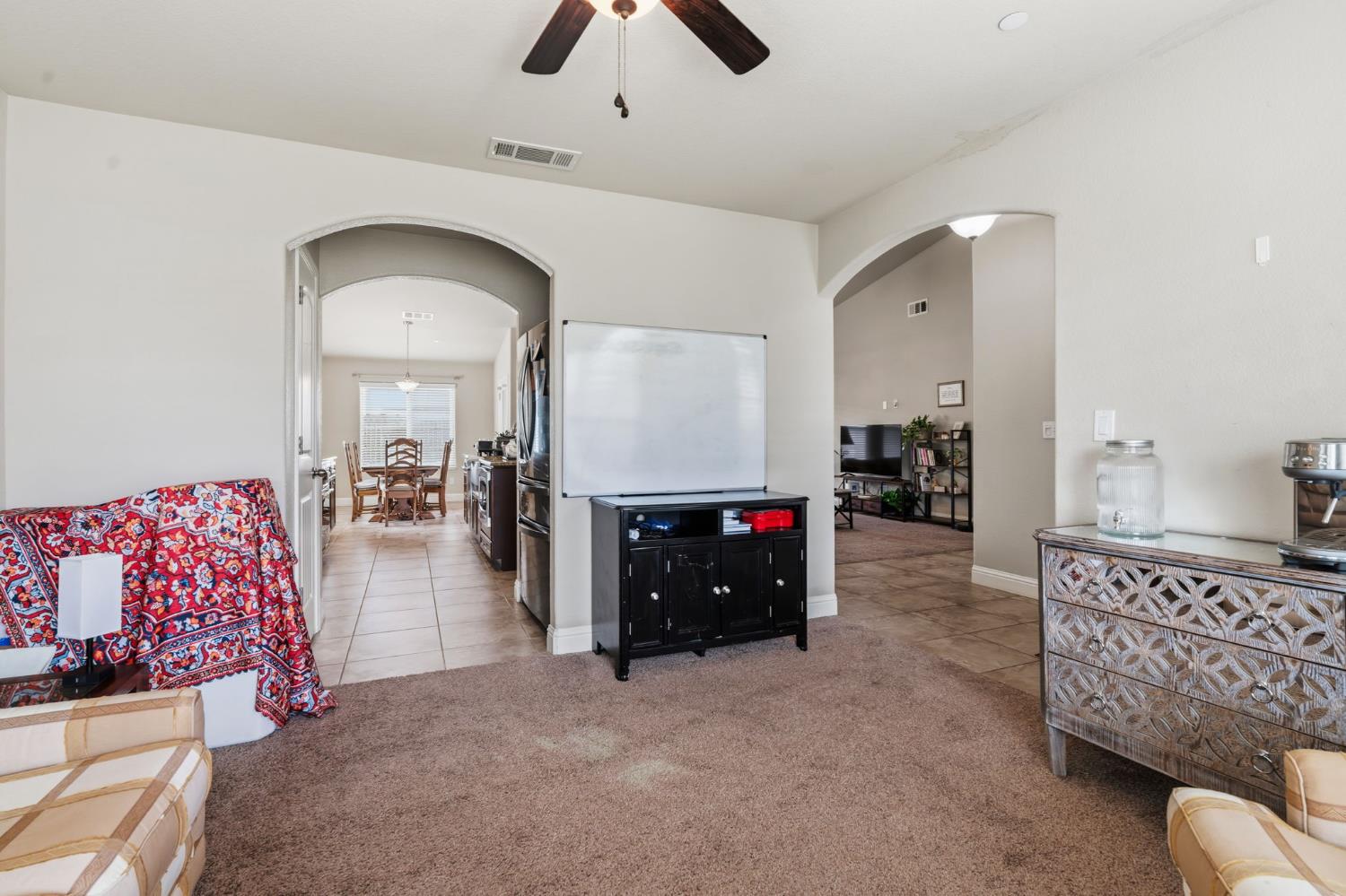 3157 Twain Ave, Clovis, CA 93619