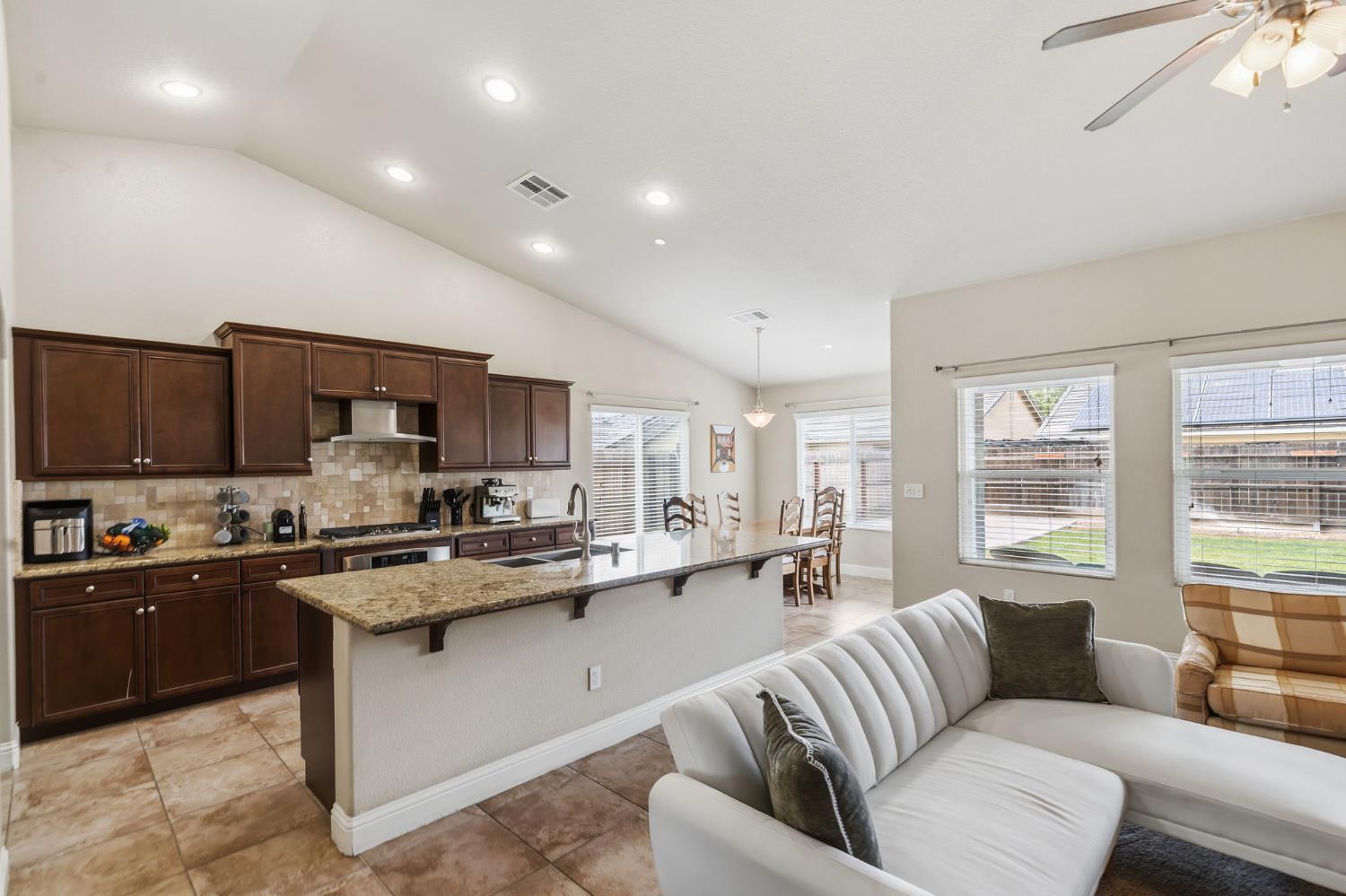 3157 Twain Ave, Clovis, CA 93619