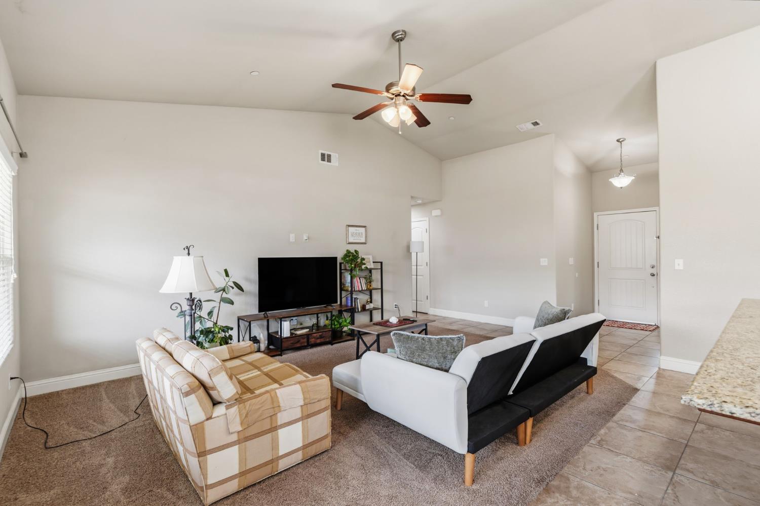 3157 Twain Ave, Clovis, CA 93619